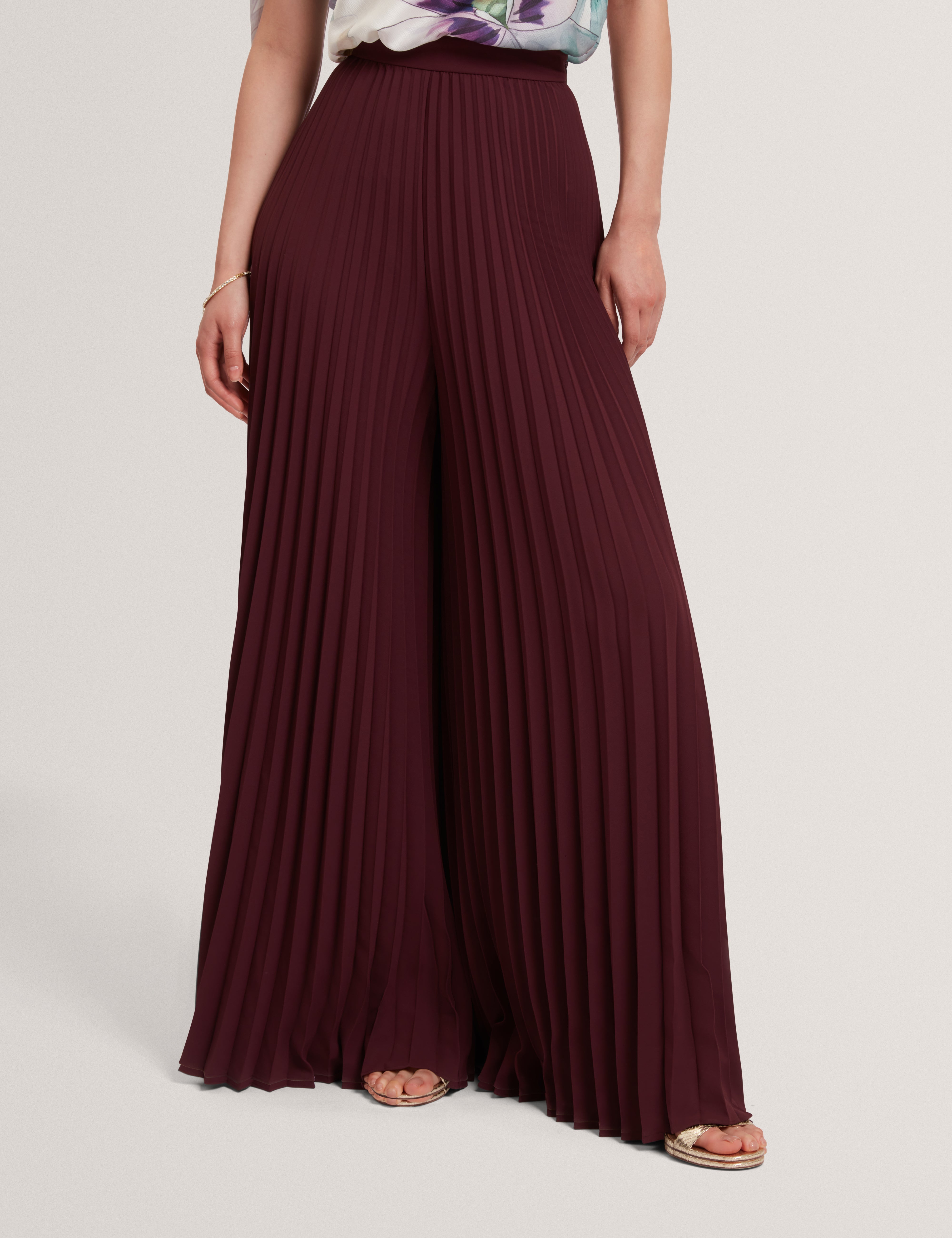Haryx Pleated Wide Leg Trouser Oxblood