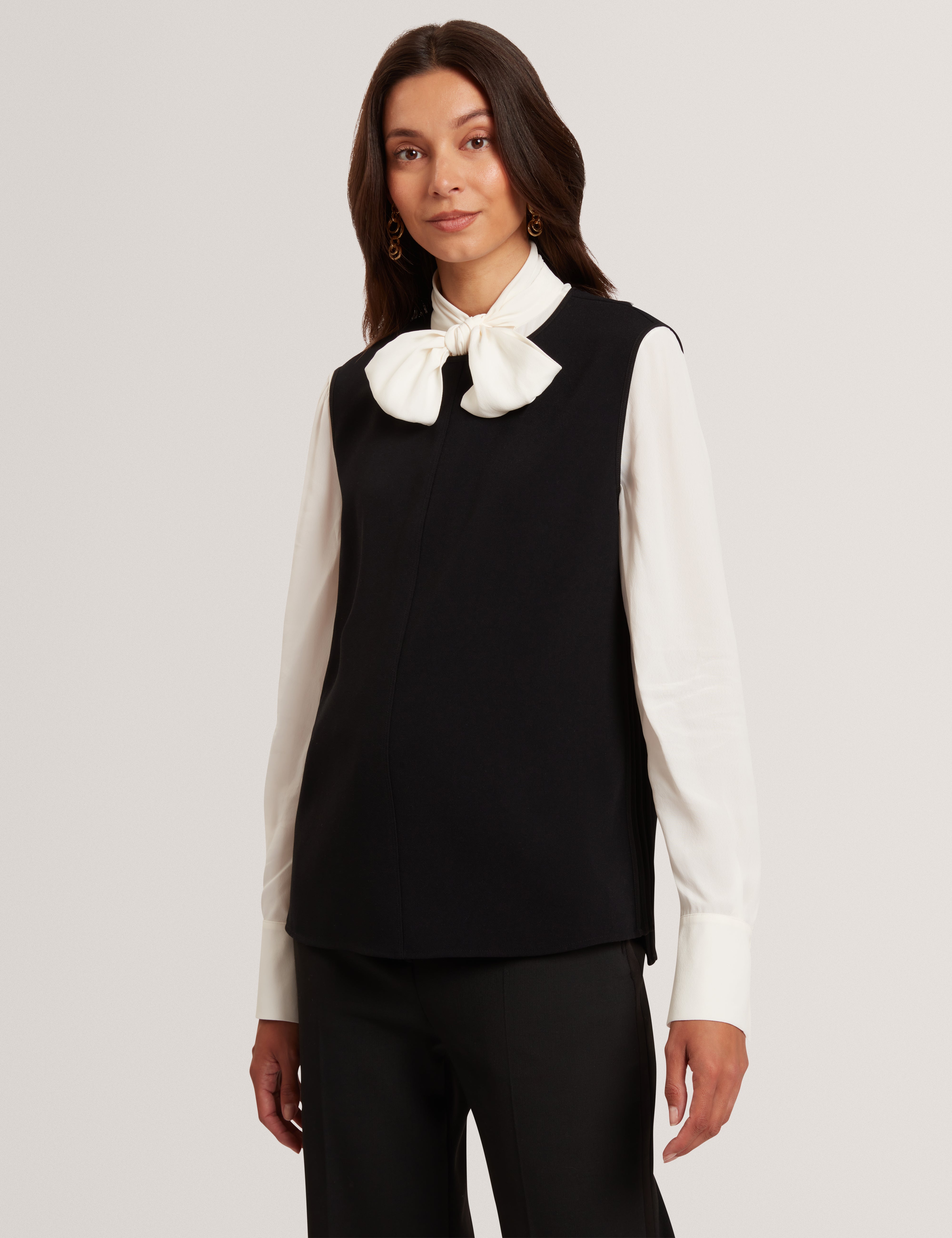 Marmia Sleeveless Top With Piping Detail Black