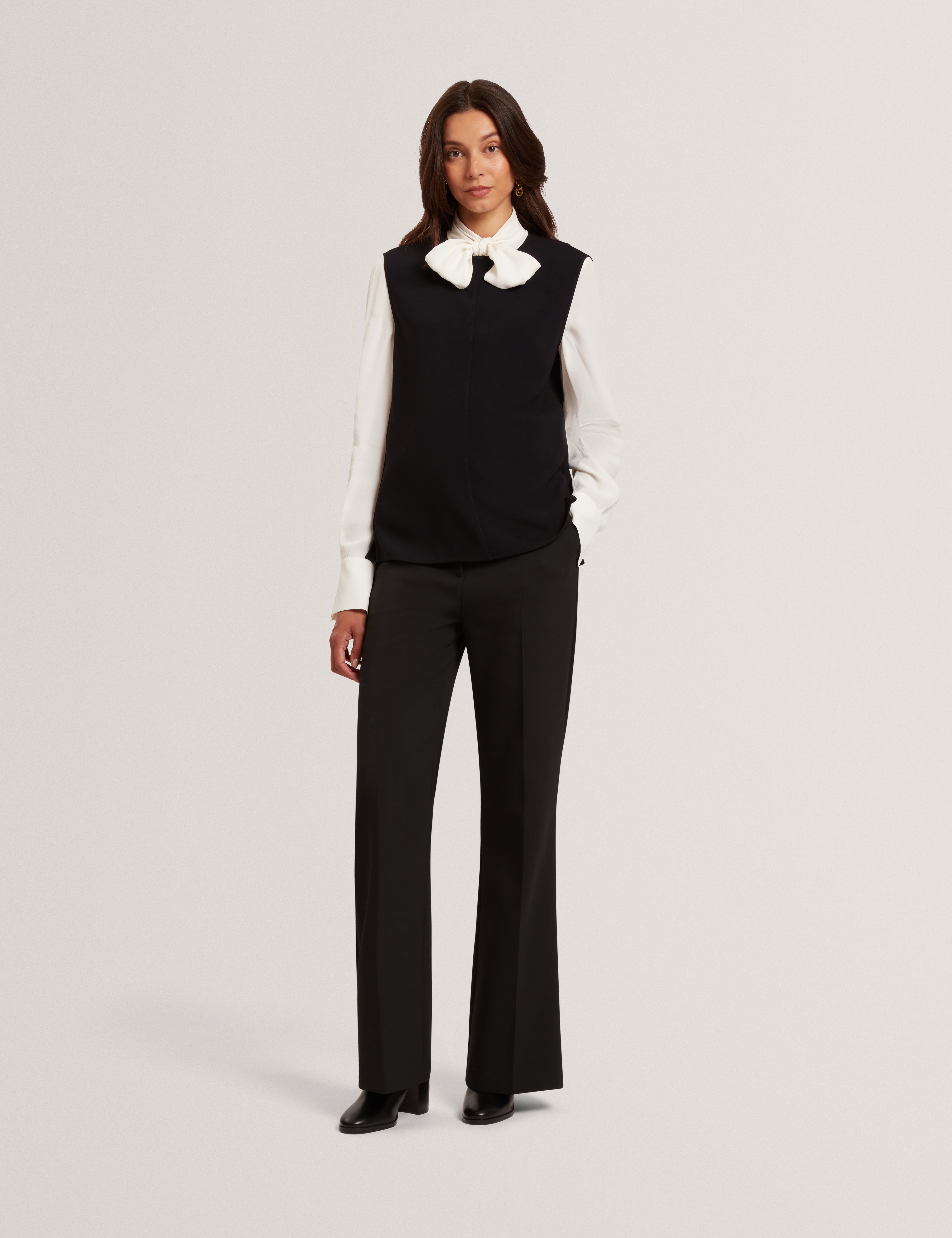 Marmia Sleeveless Top With Piping Detail Black