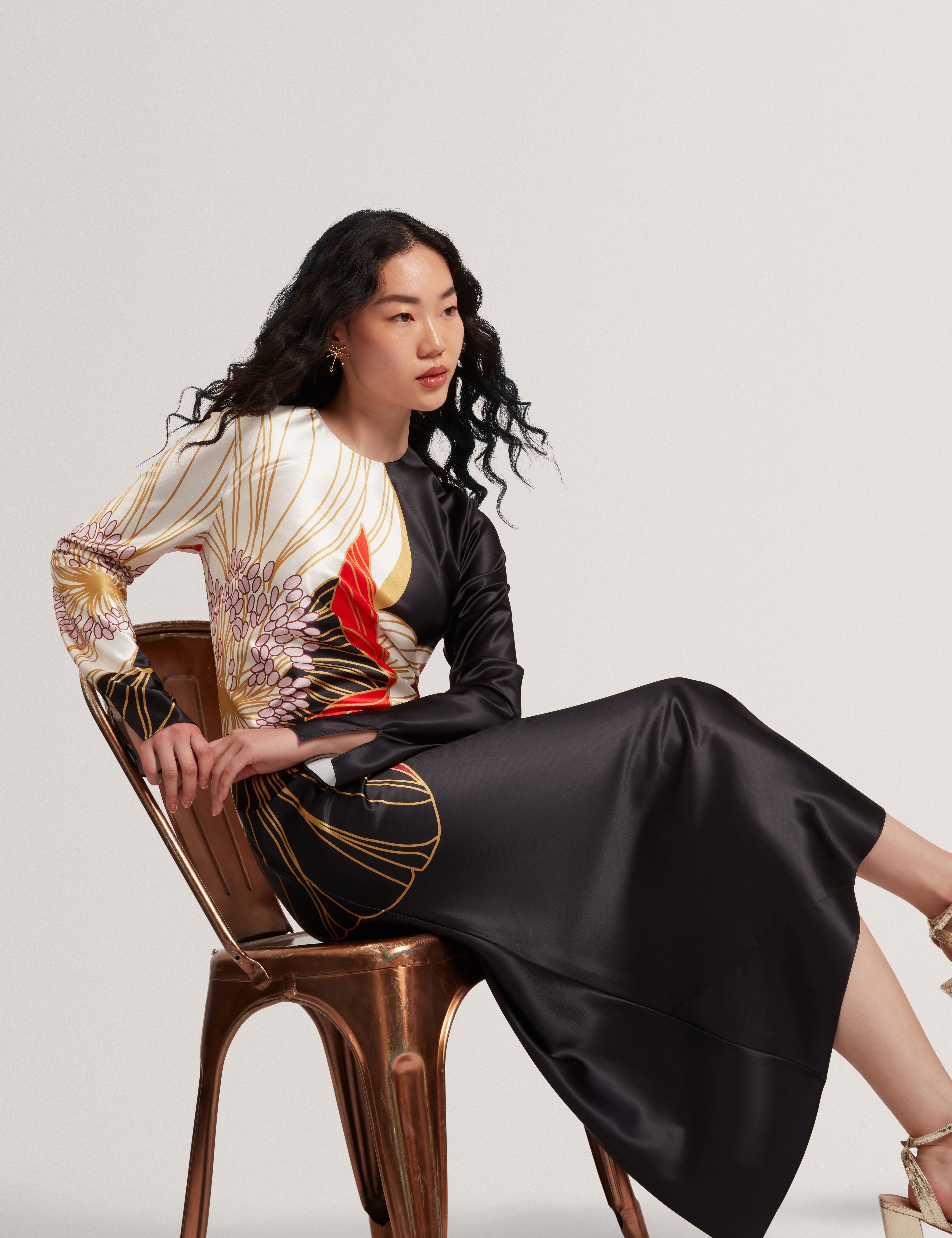 Ziara Print Long Sleeve Midi Dress Black