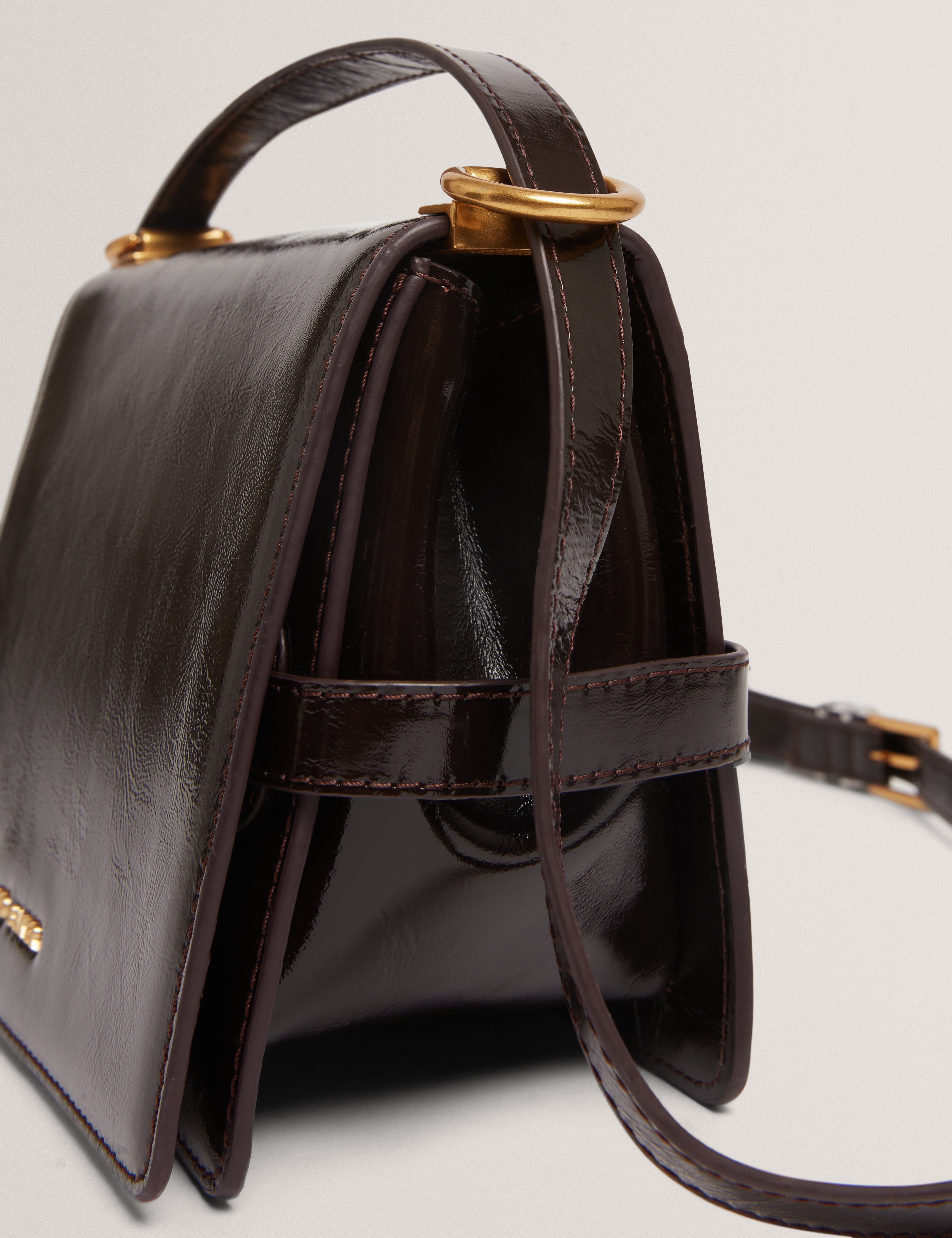 Ccamil Crinkle Patent Belted Detail Crossbody Brn-Choc