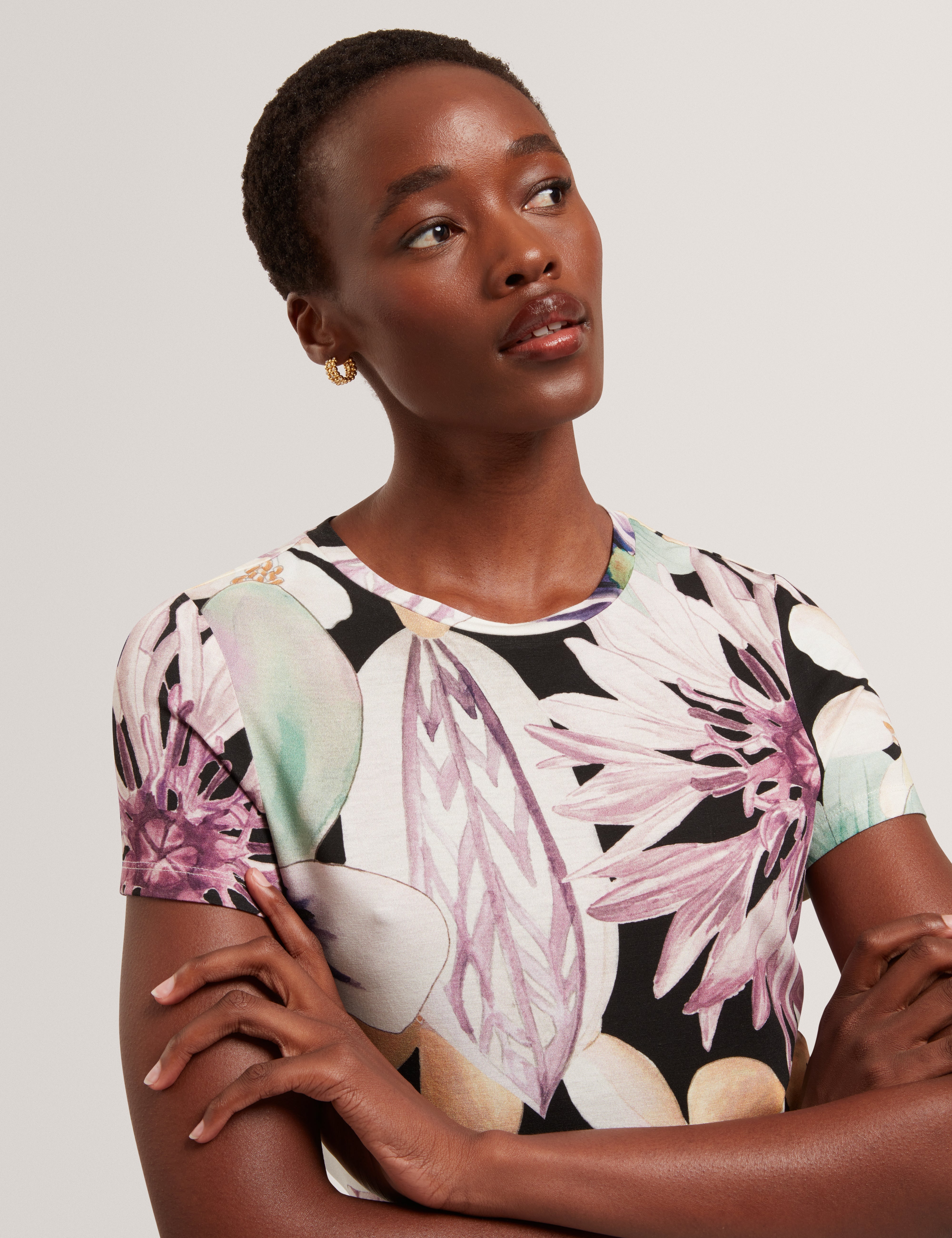 Saalma Printed Fitted Tee Black