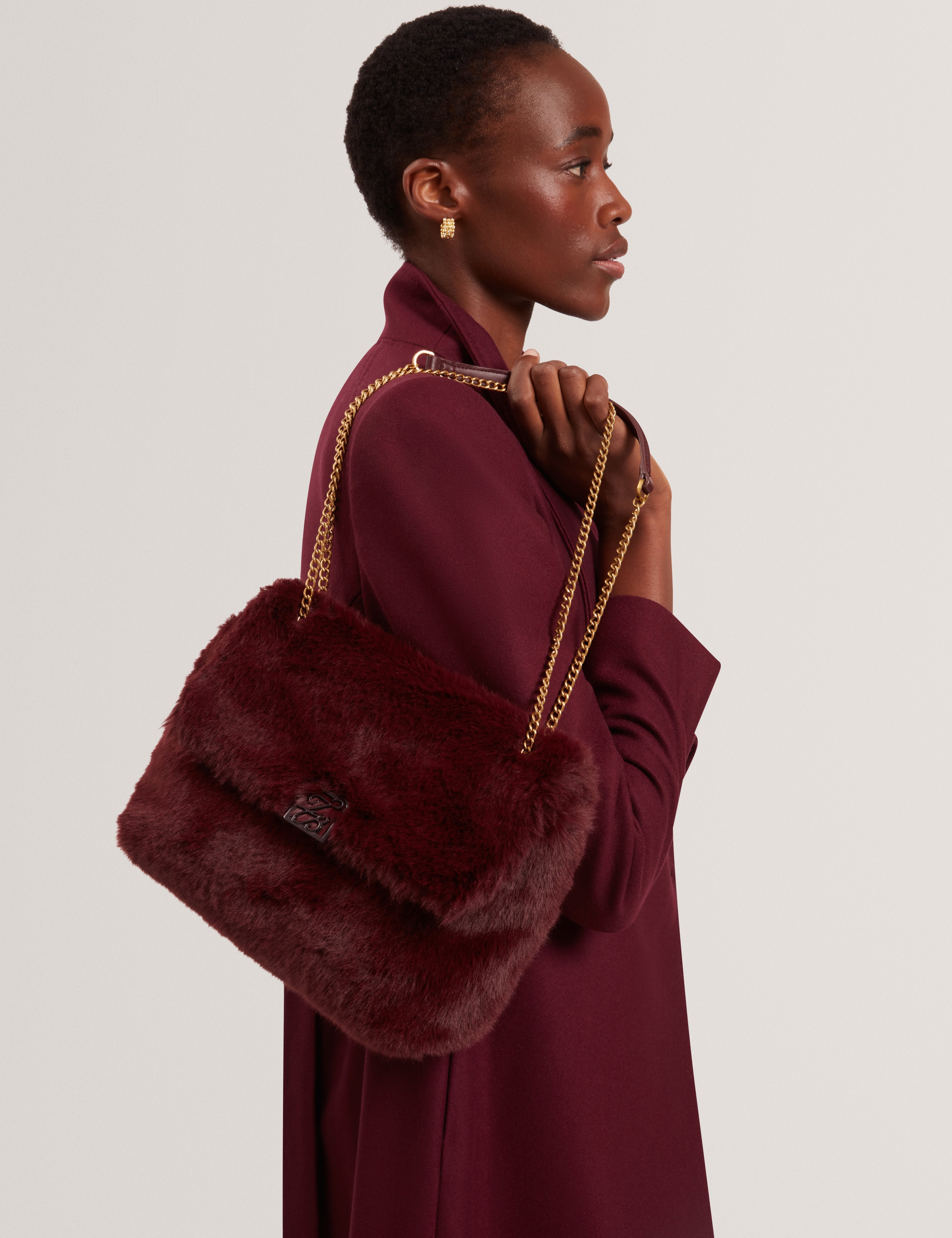 Anilie Tb Detail Faux Fur Shoulder Bag Wine