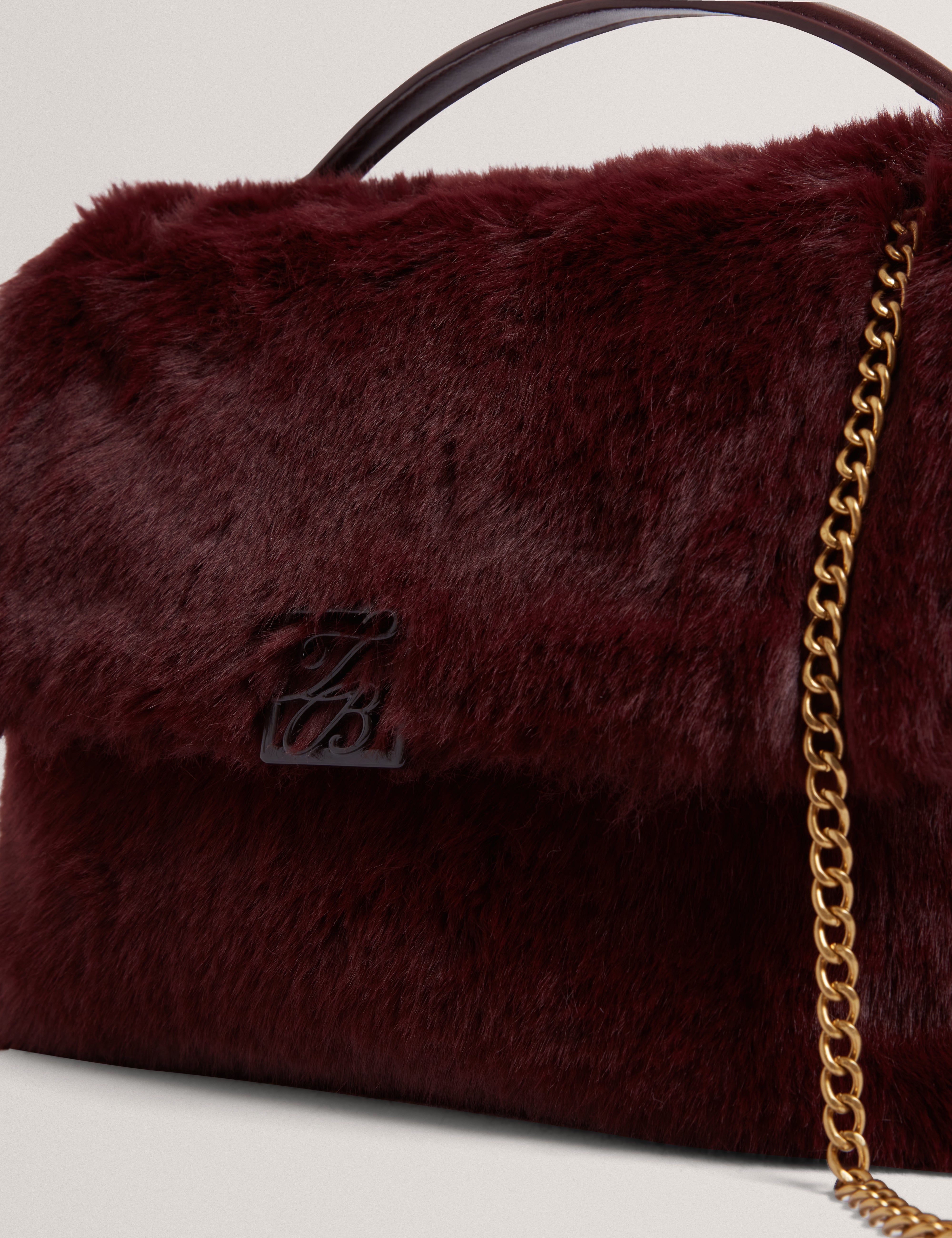 Anilie Tb Detail Faux Fur Shoulder Bag Wine