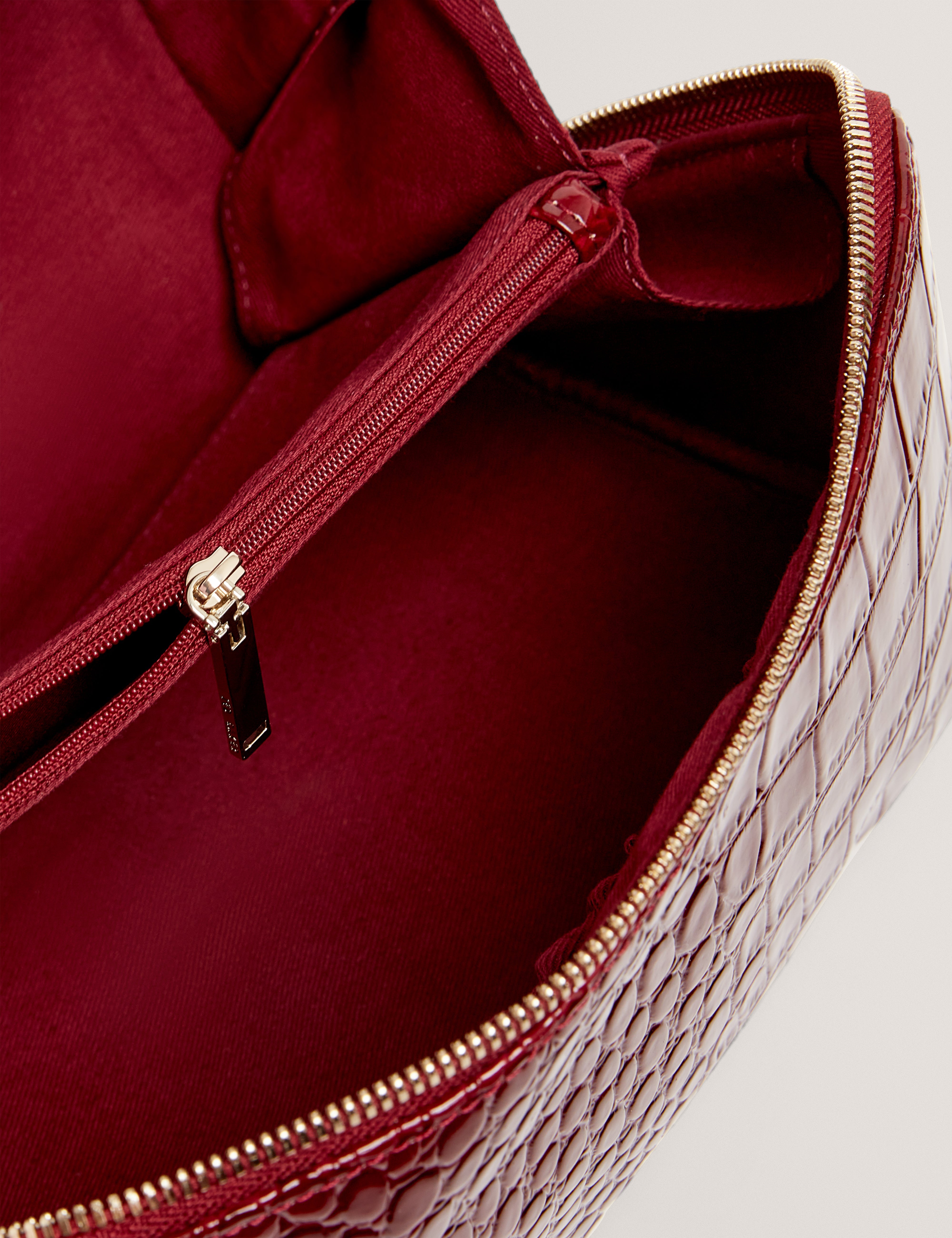 Vieda Croc Effect Small Makeup Bag Wine