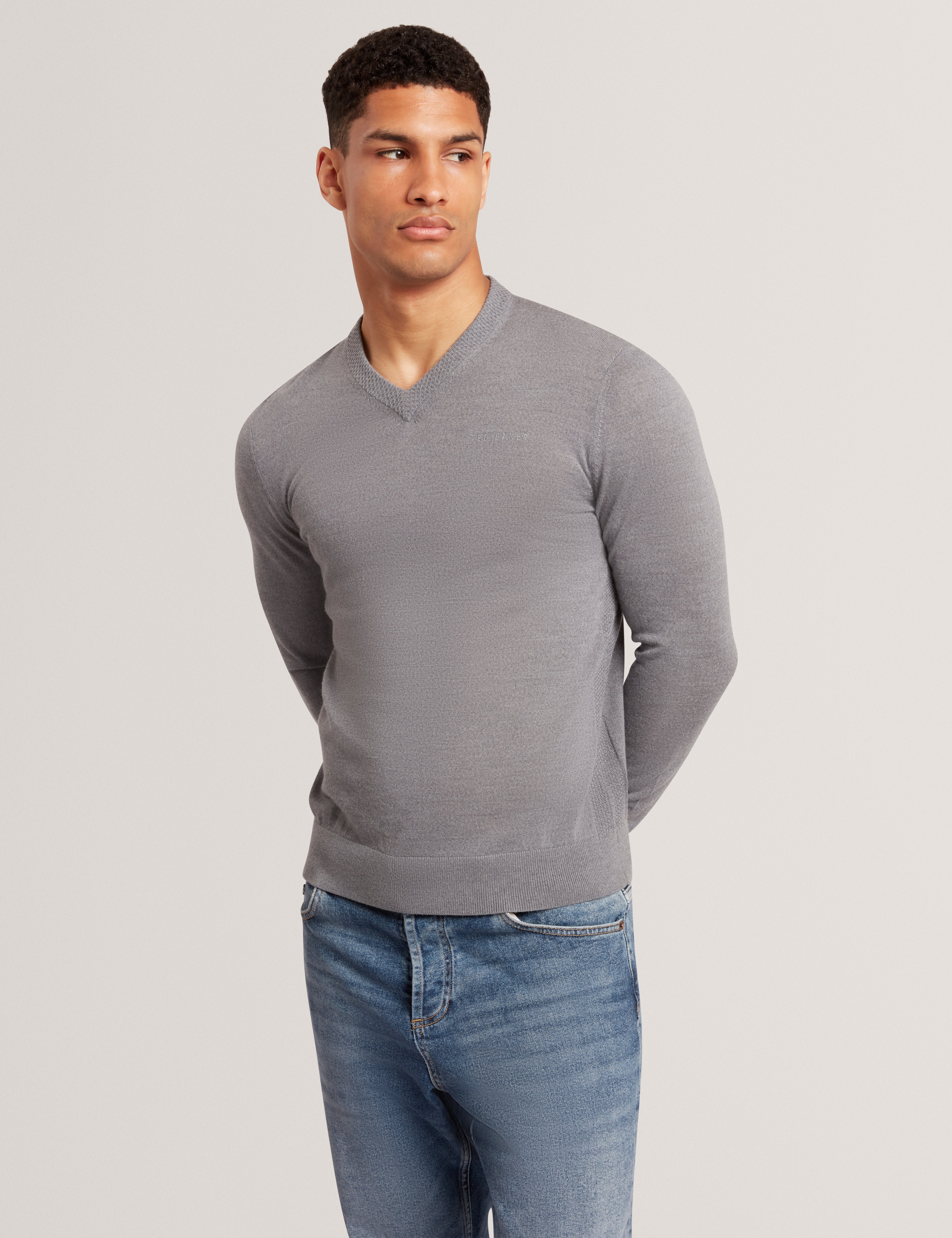 Resye Branded Merino V-Neck Jumper Mid-Grey
