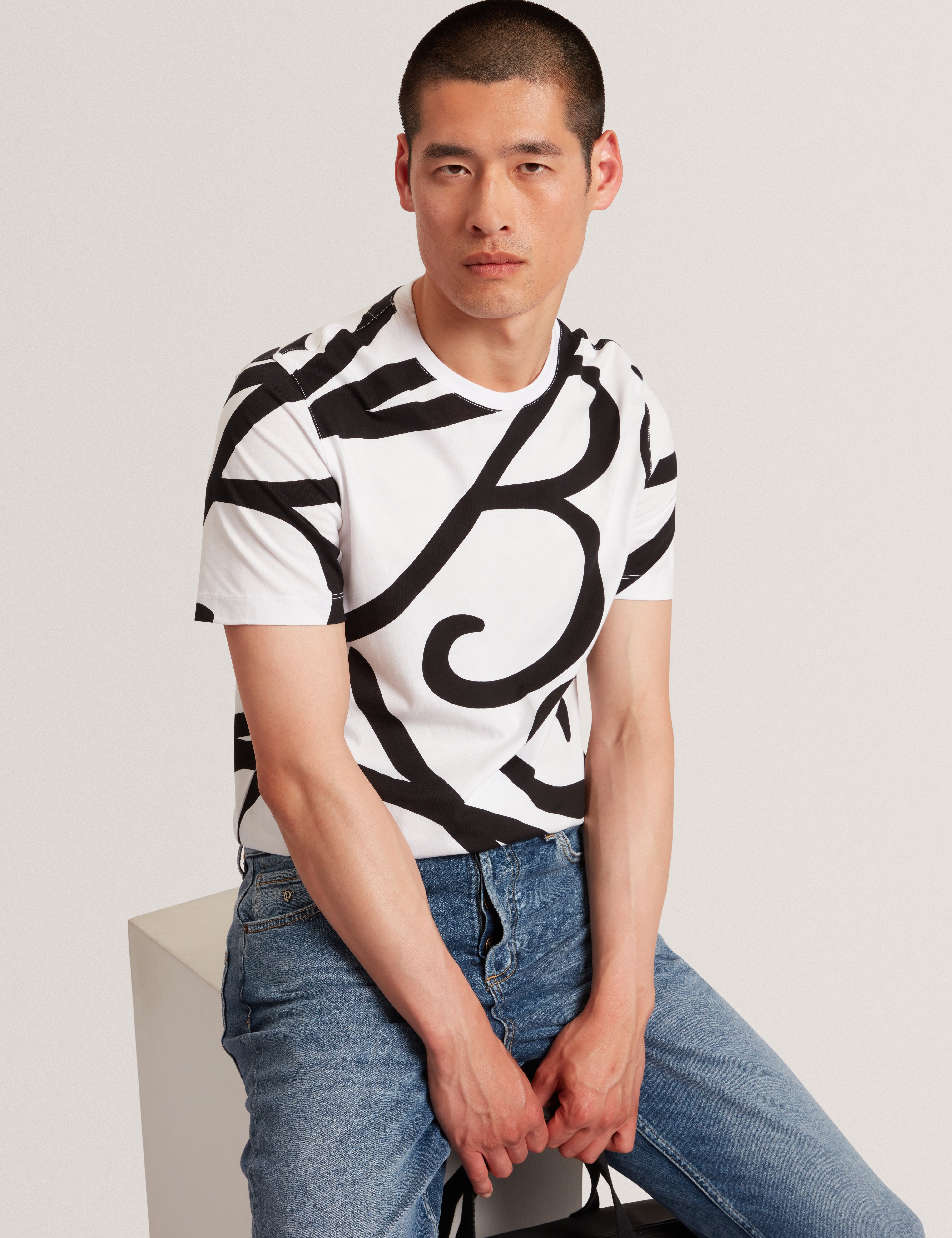 Armos Ss Tb Script T-Shirt White