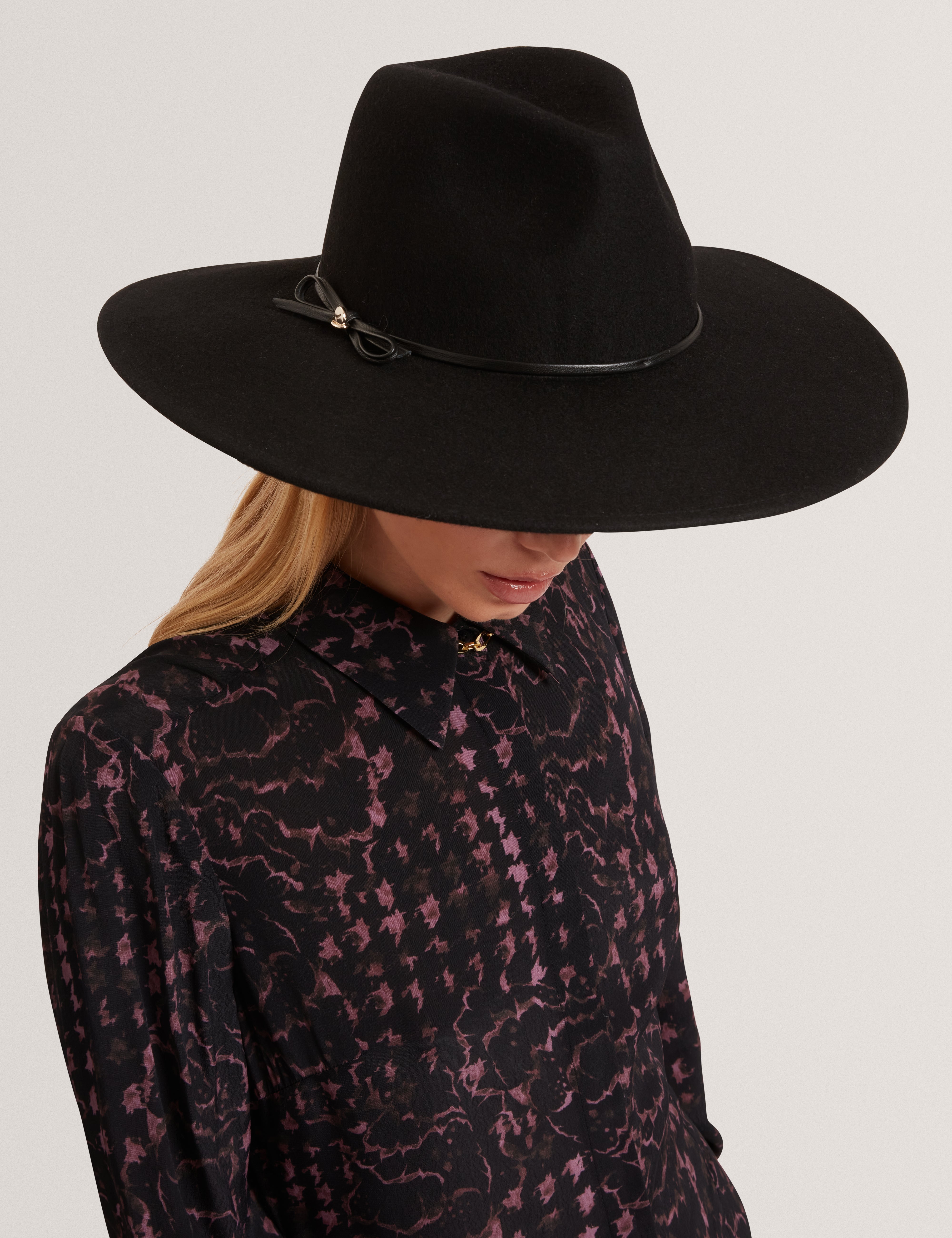 Abbiiio Bow Detail Wool Fedora Hat Black