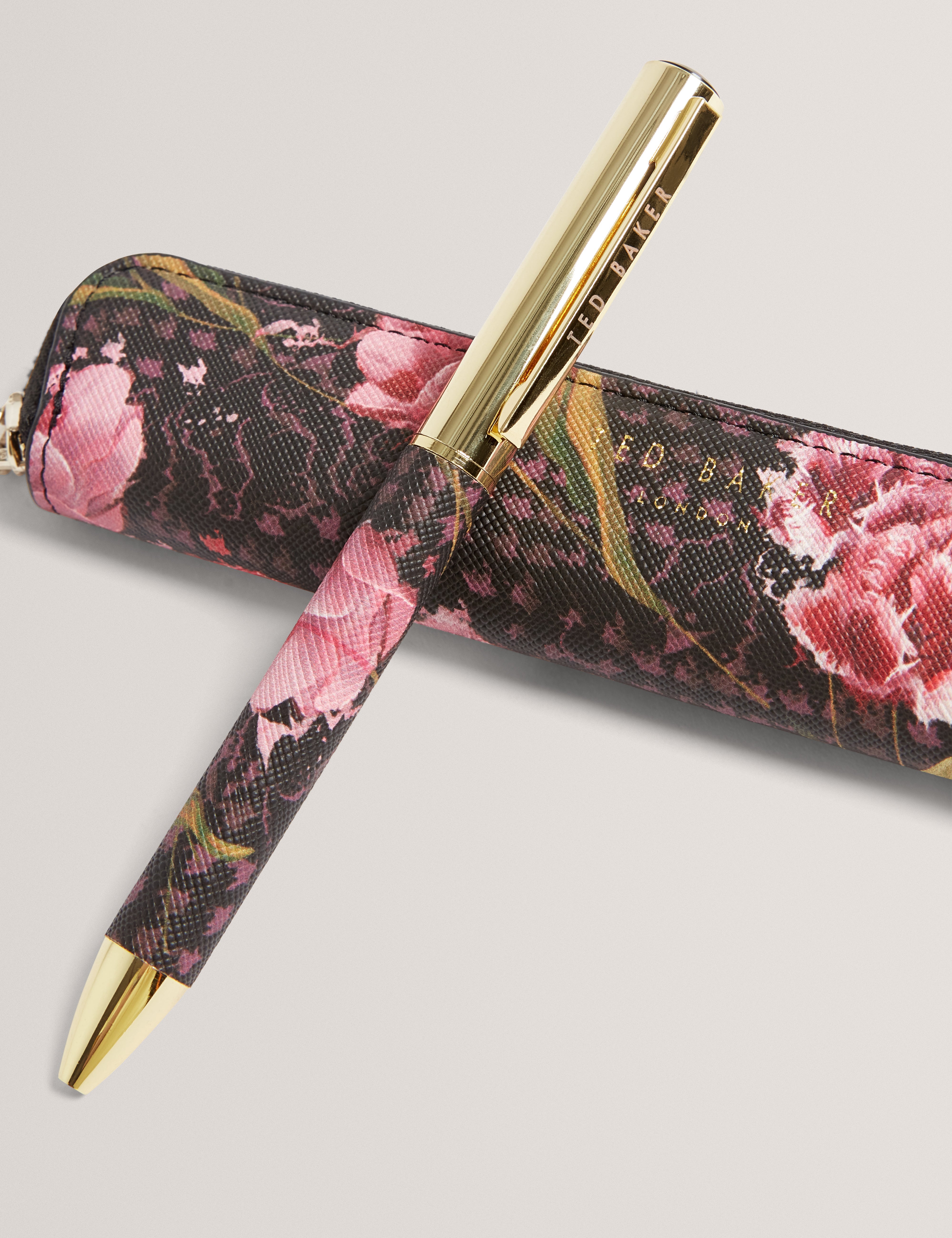 Tunisa Printed Saffiano Pen And Pouch Black