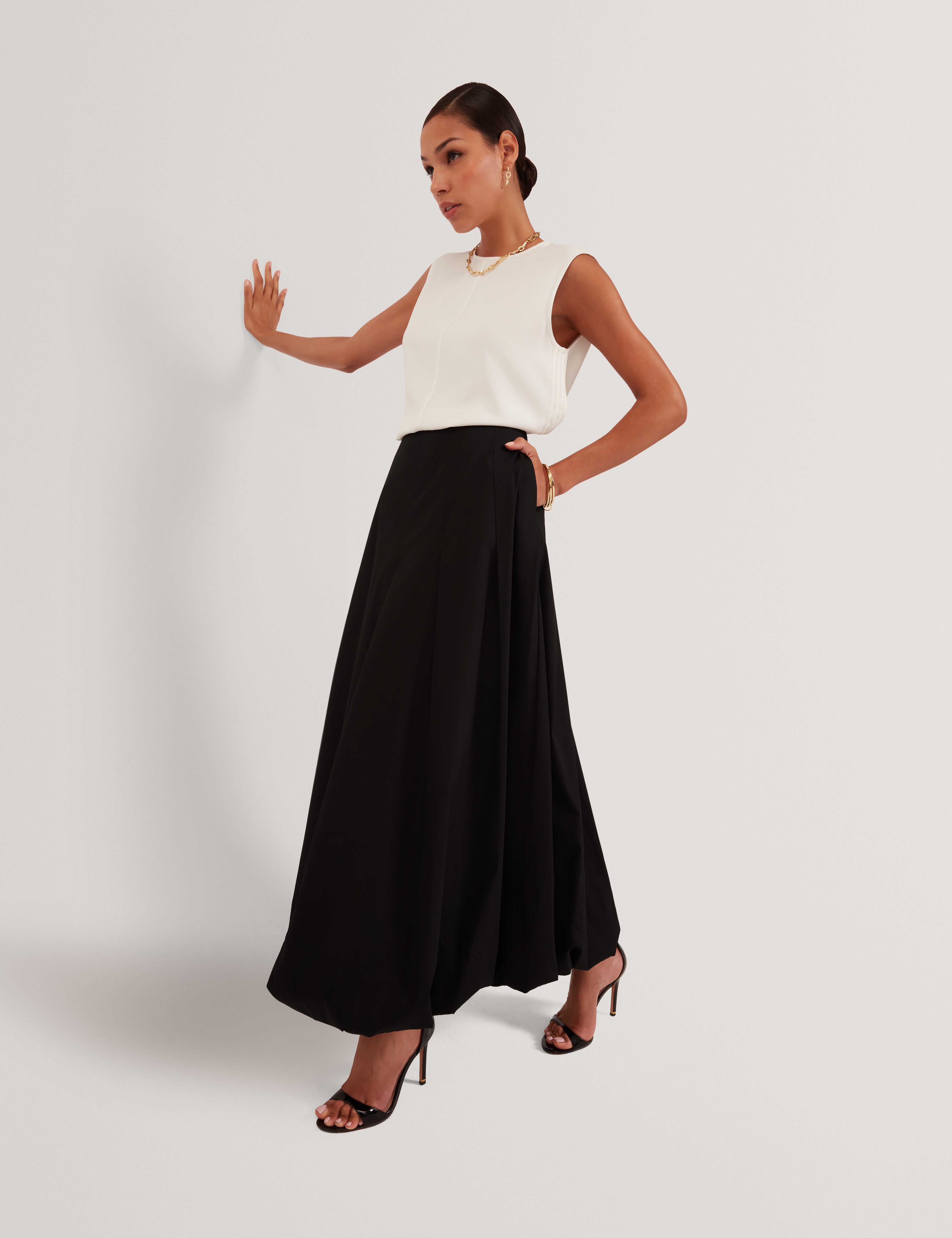 Cinnaba Seam Detail Bubble Midi Skirt Black