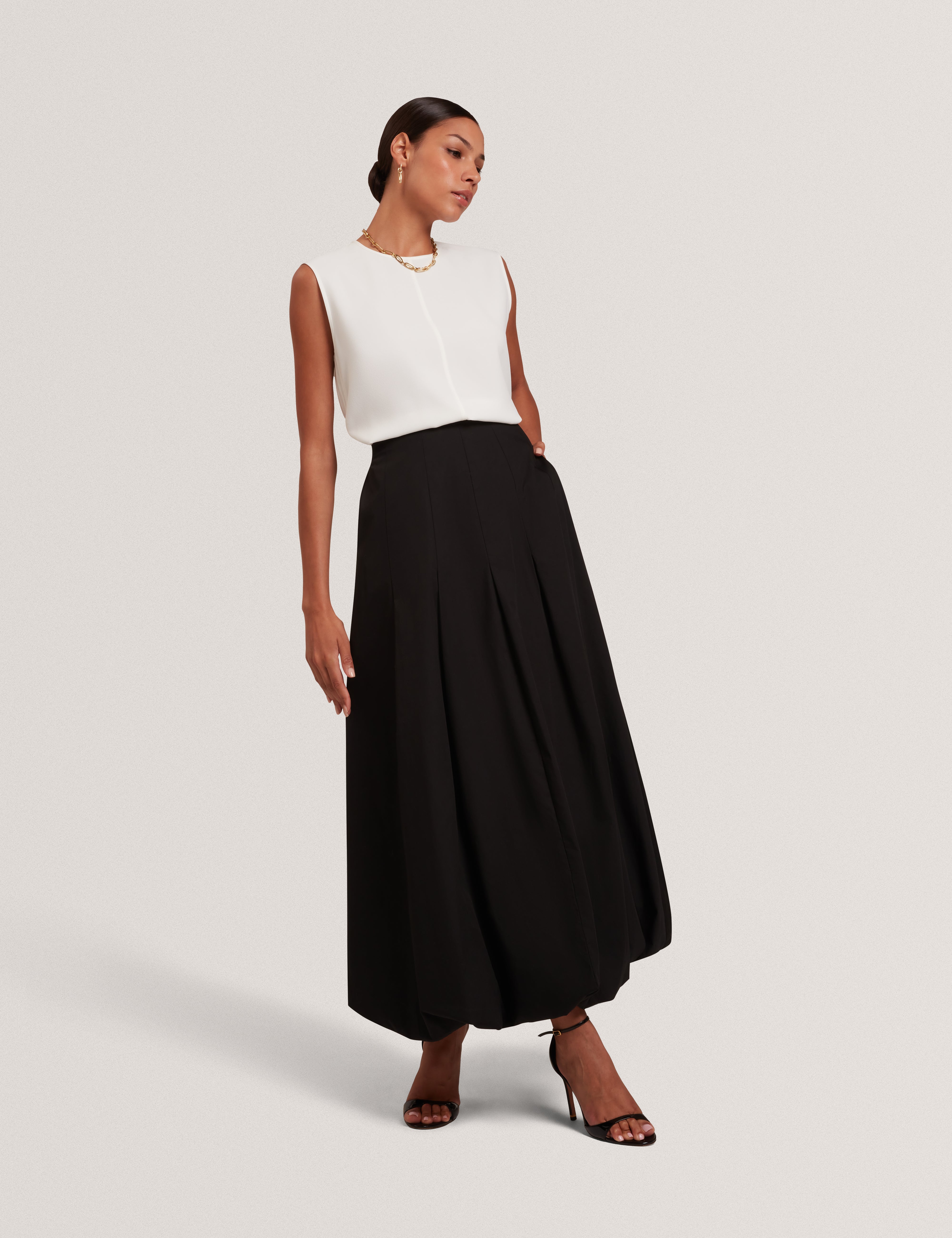 Cinnaba Seam Detail Bubble Midi Skirt Black