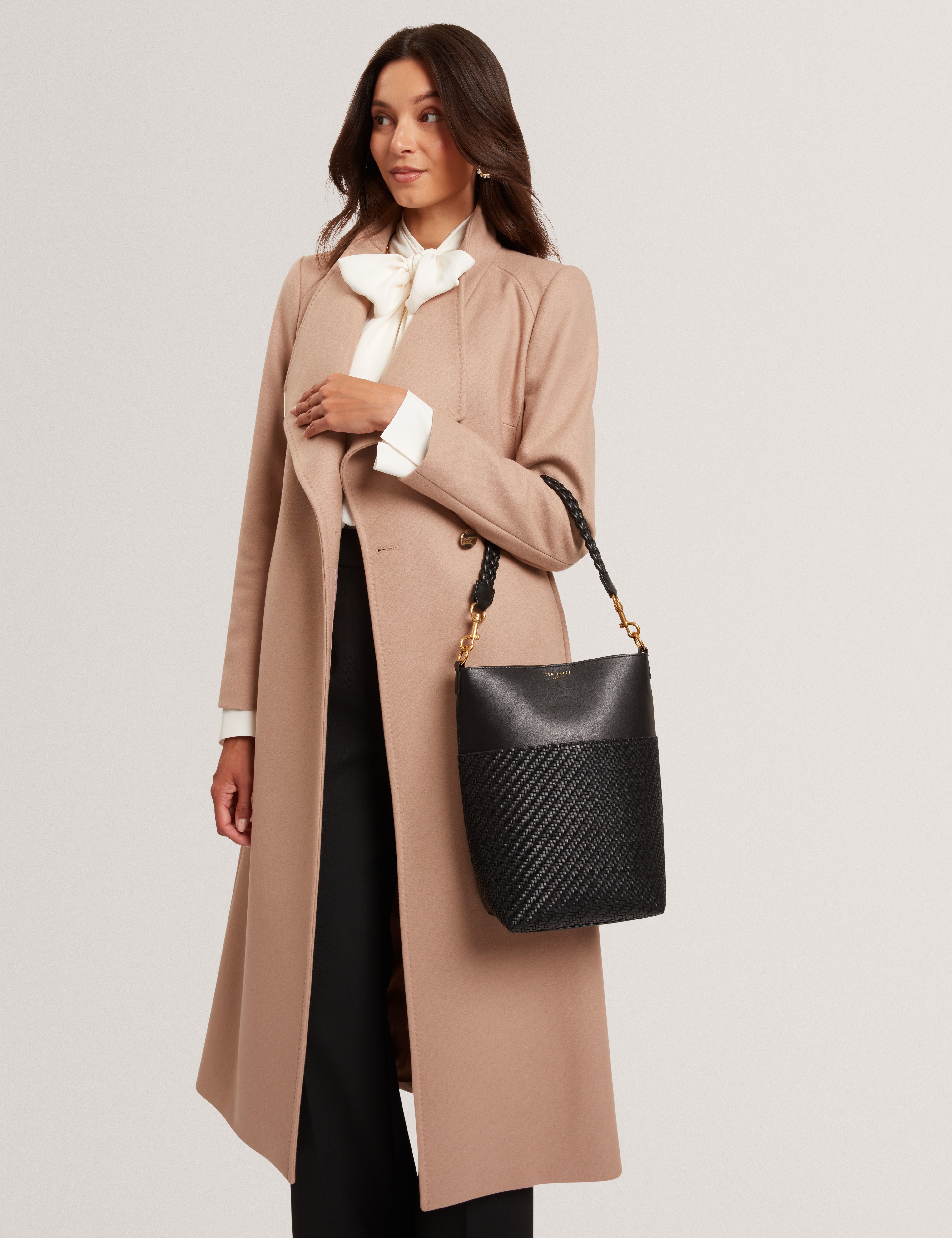 Wyynie Elongated Woven Handle Leather Bucket Ba Black