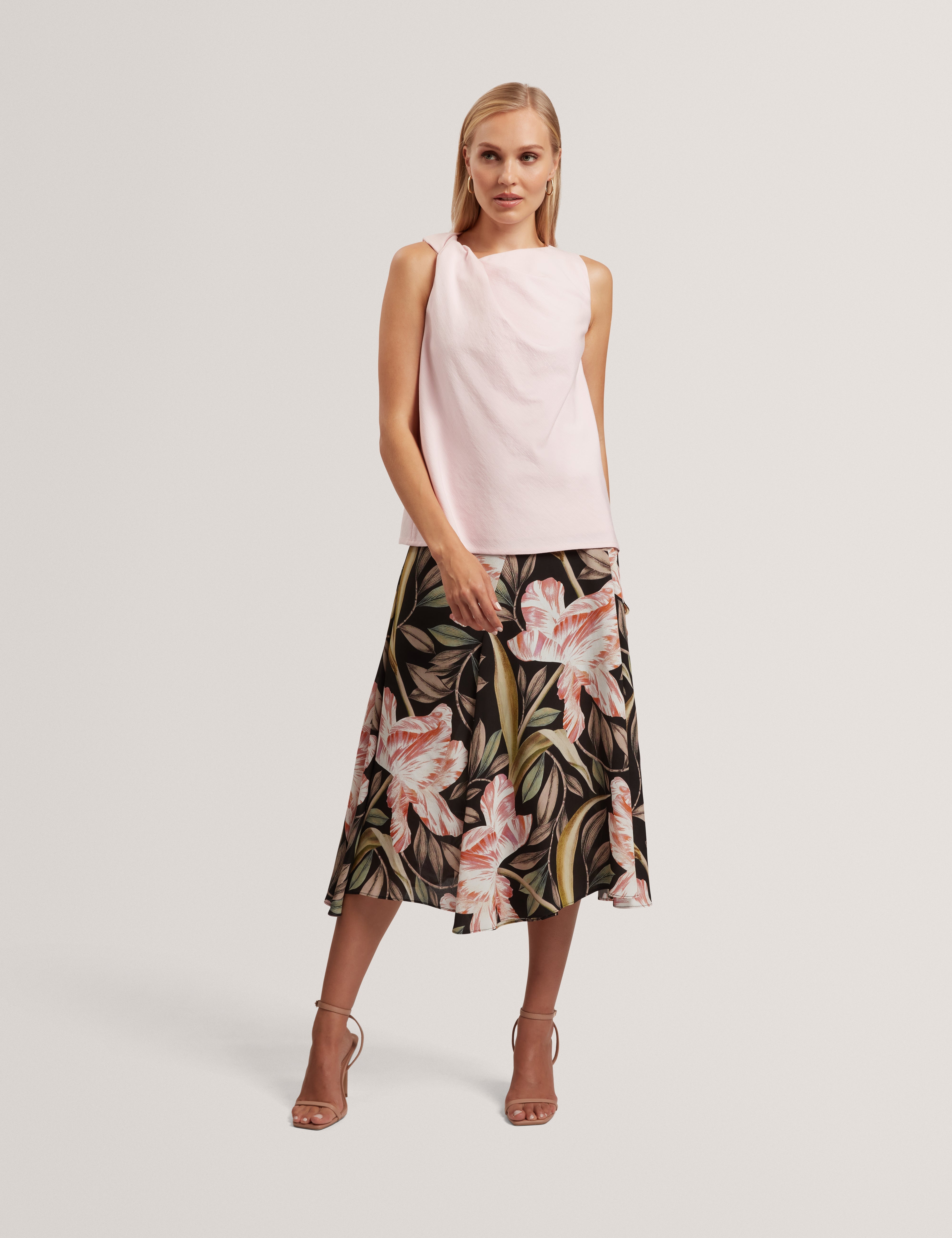 Lohria Sleeveless Twist Detail Top Lt-Pink