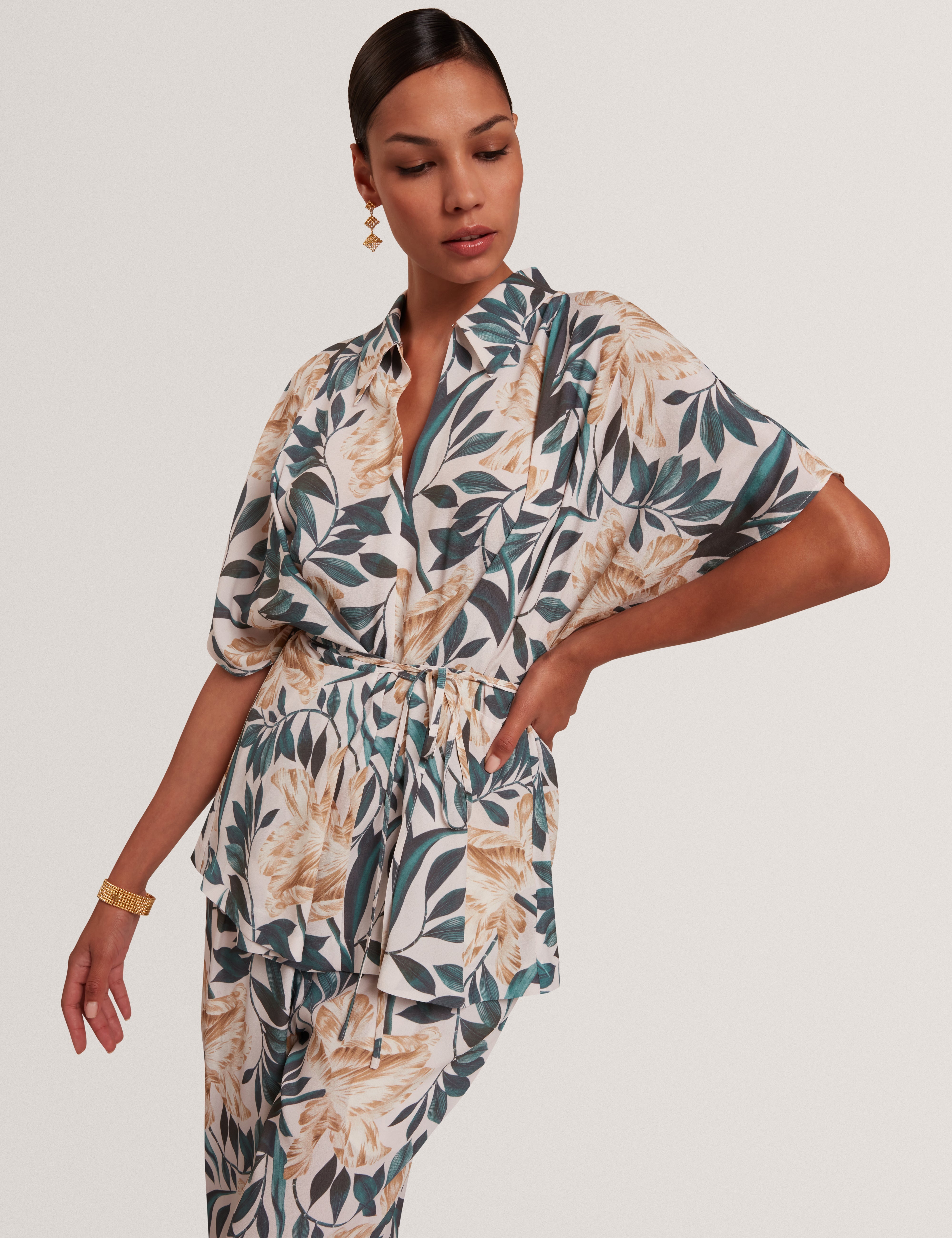 Gehmma Printed Tie Detail Short Sleeve Shirt Cream
