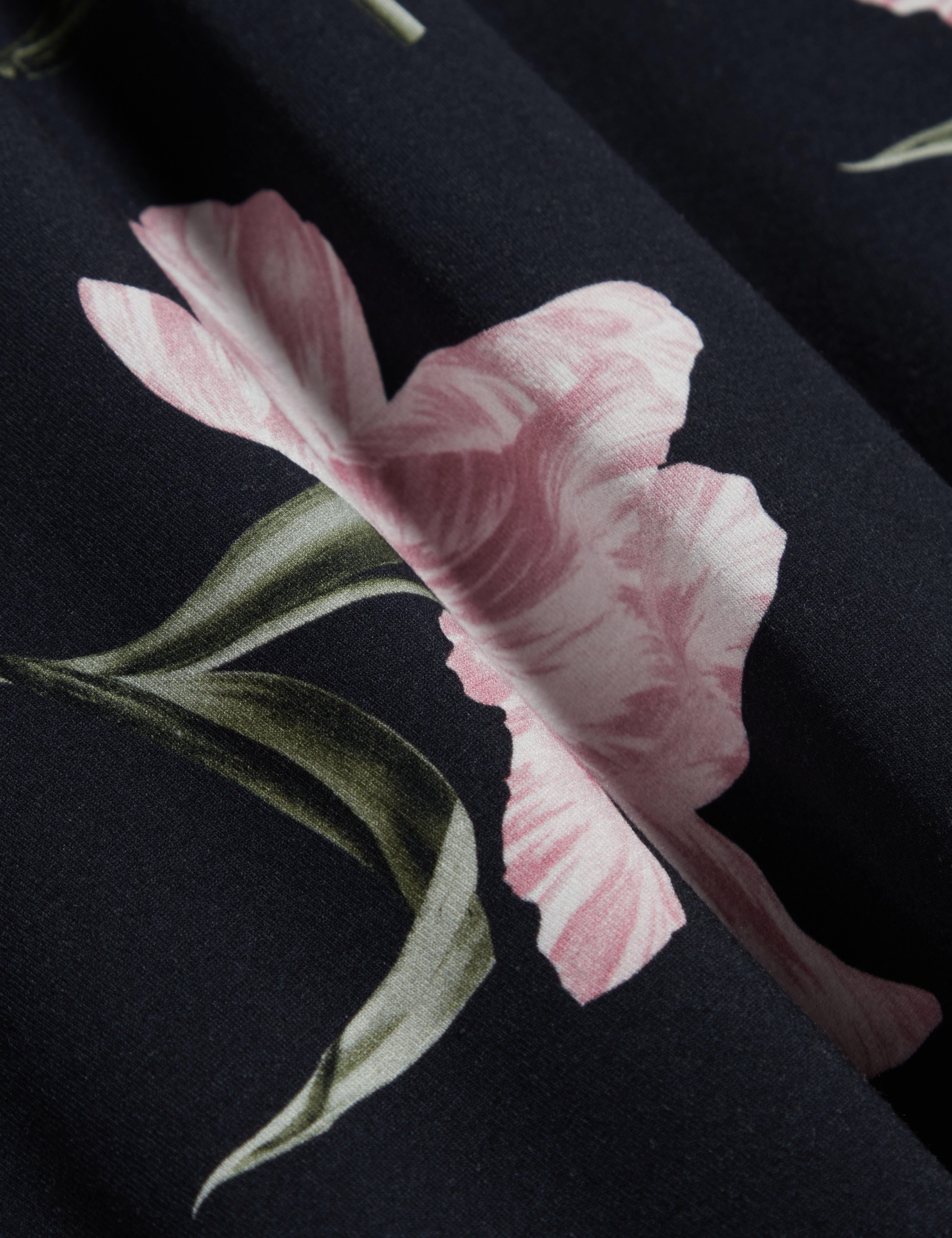 Vaiiley Printed V Neck Fitted Tee Navy