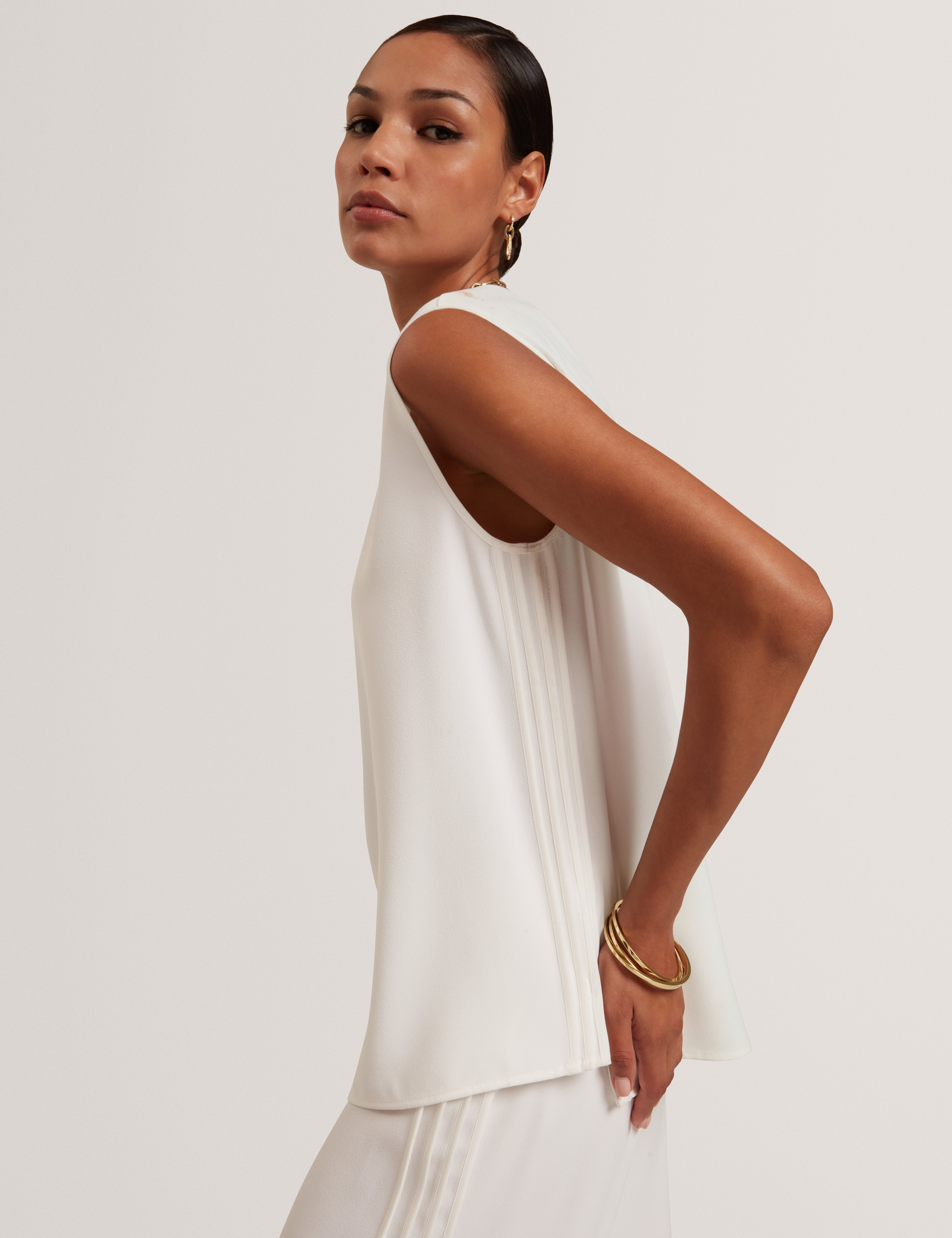 Marmia Sleeveless Top With Piping Detail Ivory