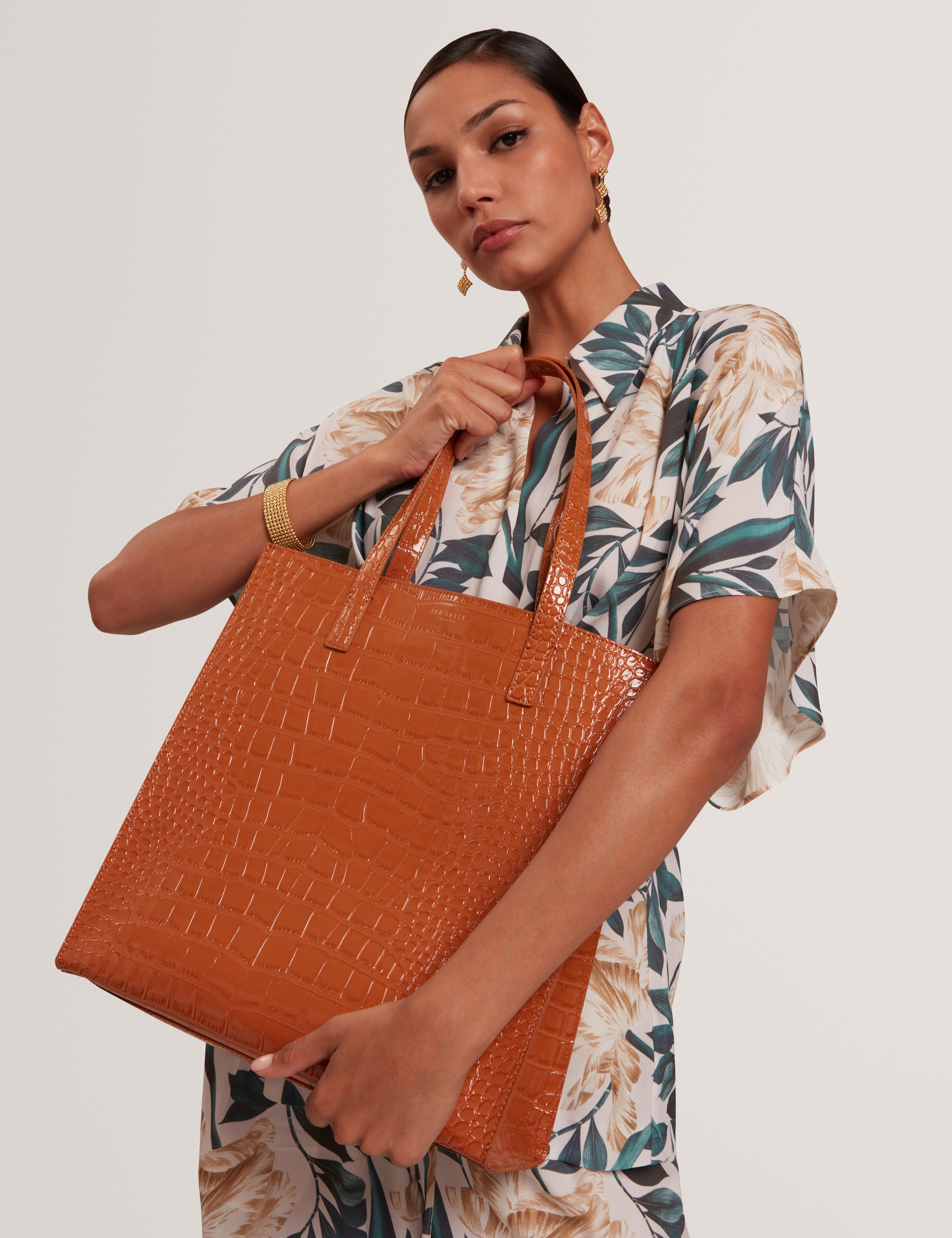 Wenella Croc Effect Large Icon Bag Tan