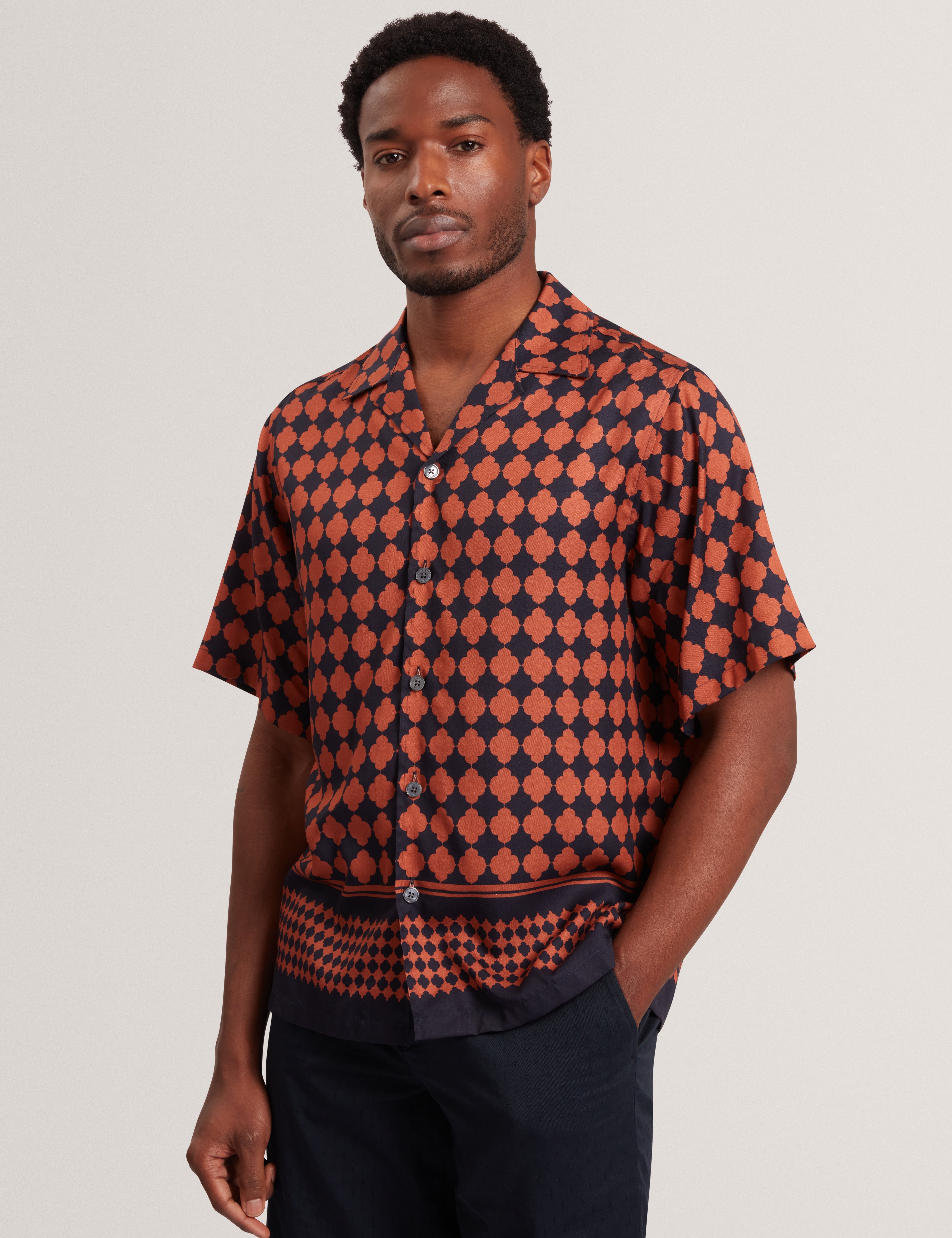 Jirahu Short Sleeve Regular Border Tile Shirt Brn-Red
