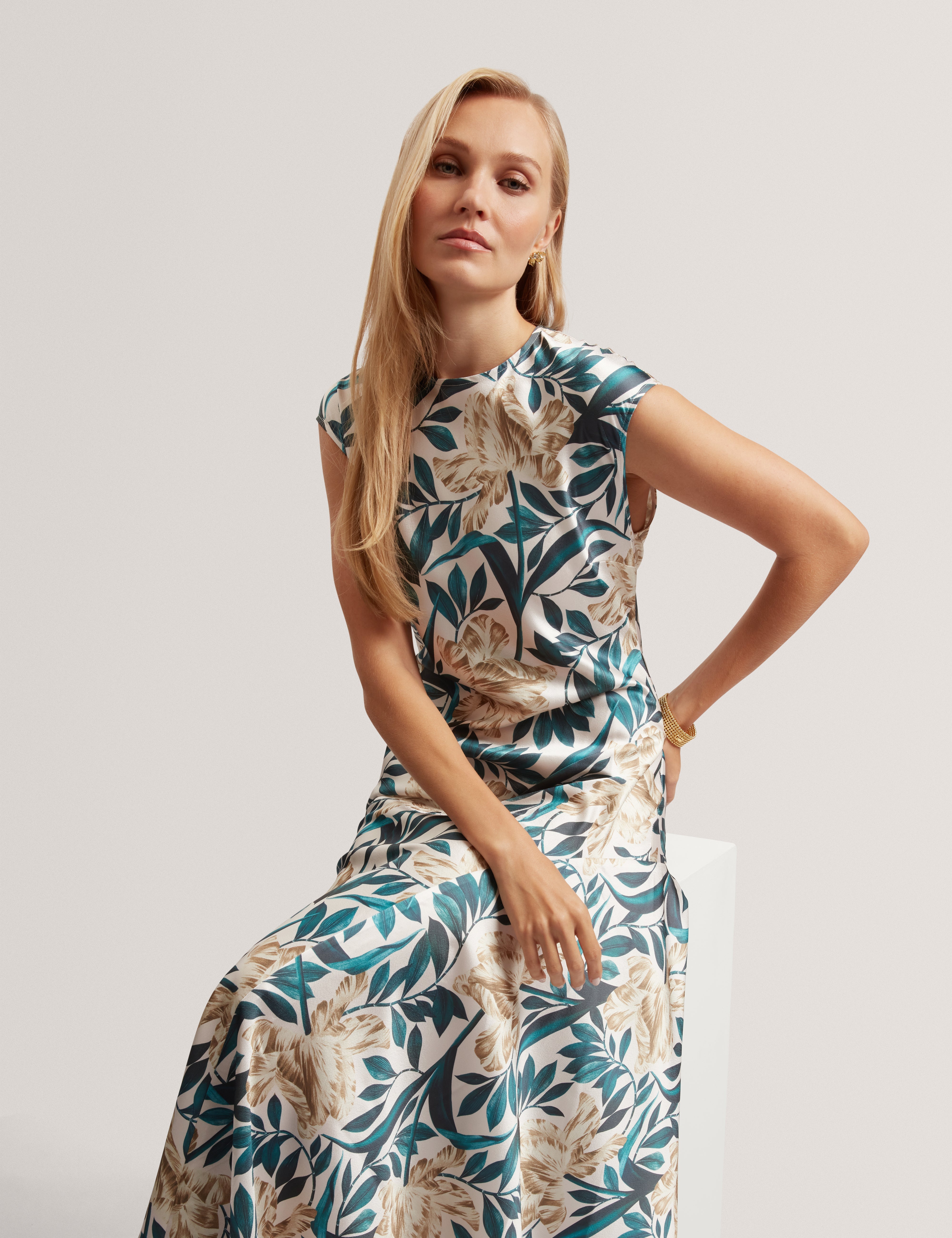 Aibee Printed Sleeveless Asymmetric Midi Dress Cream