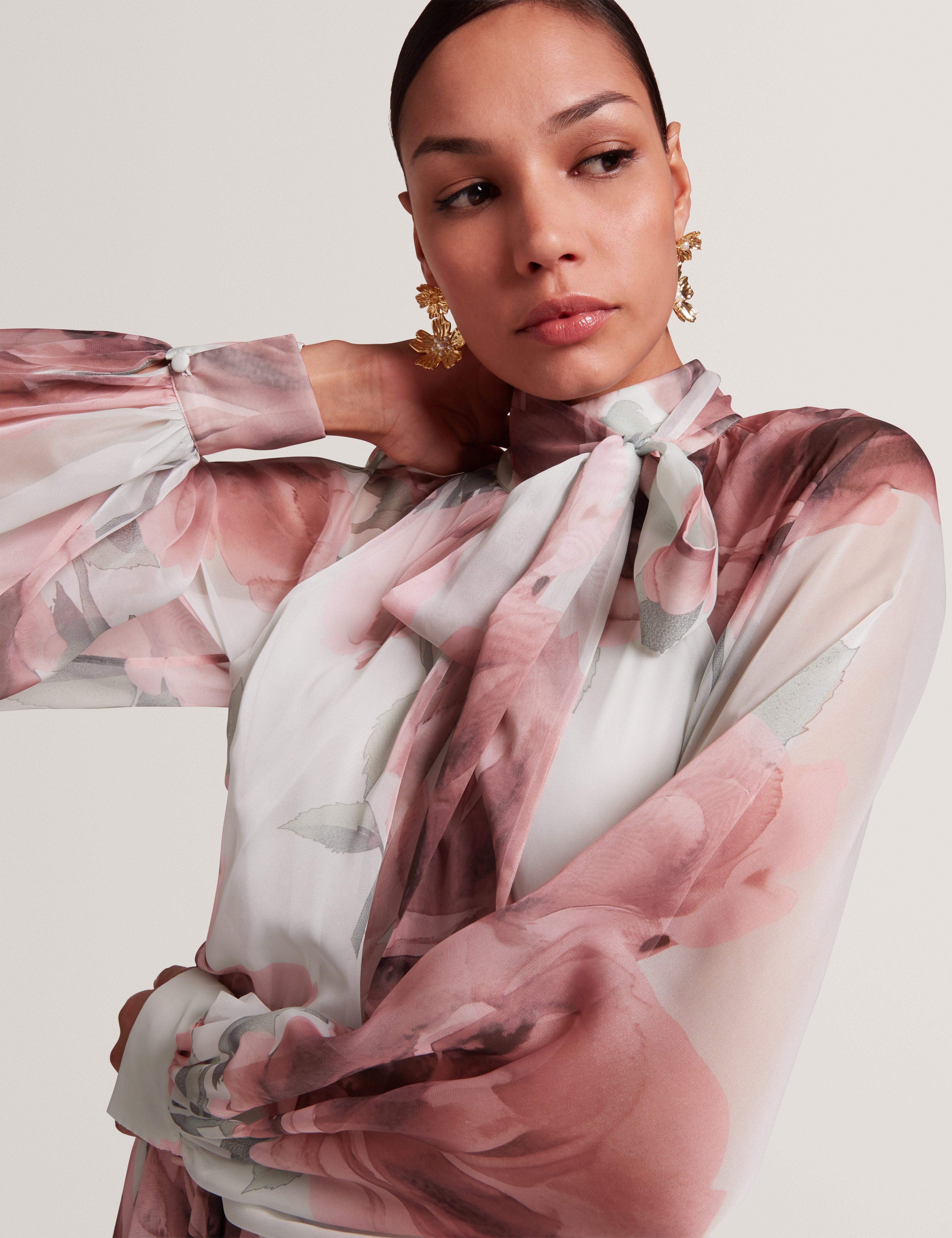 Rowie Tie Detail Long Sleeve Floral Maxi Dress Pl-Green