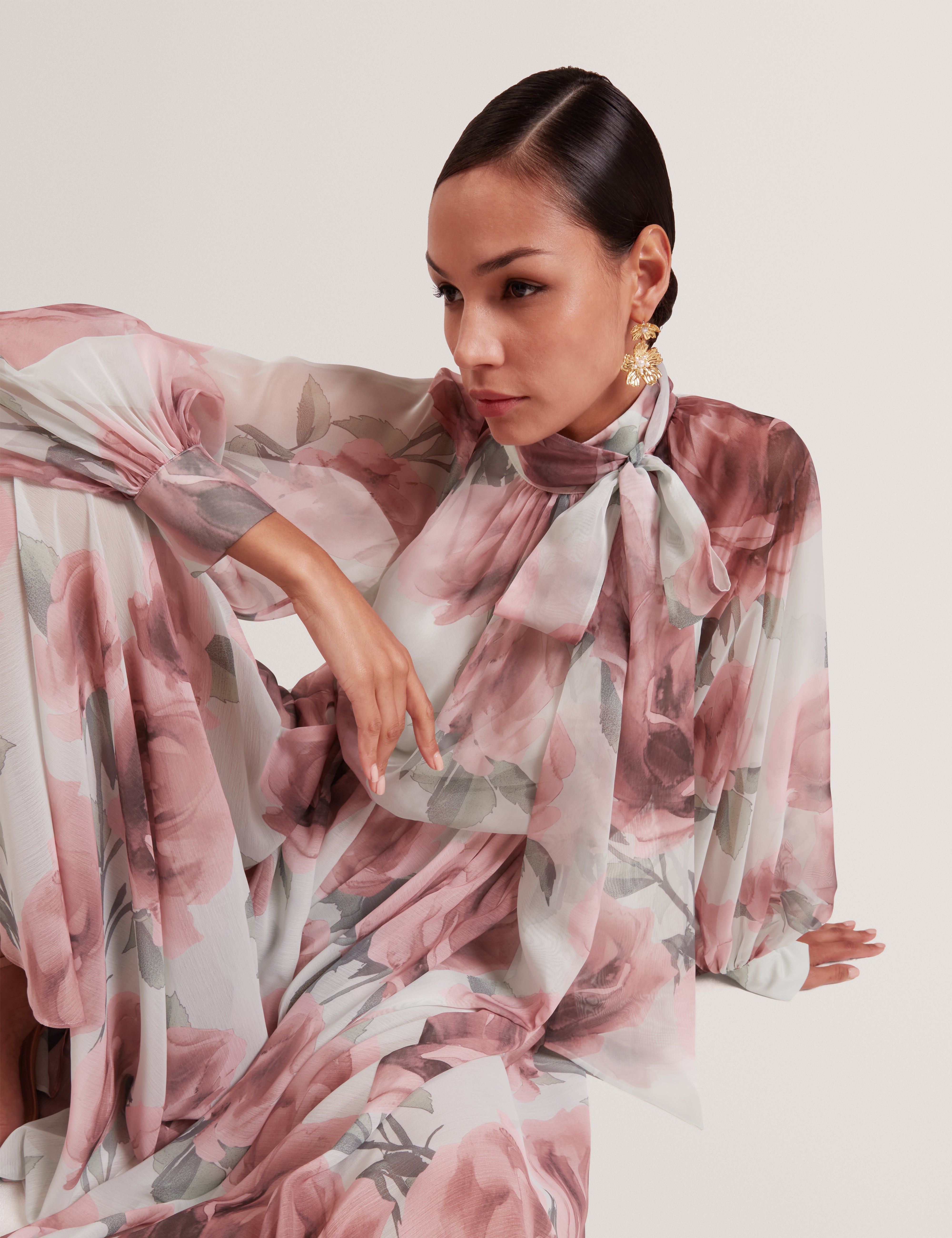 Rowie Tie Detail Long Sleeve Floral Maxi Dress Pl-Green