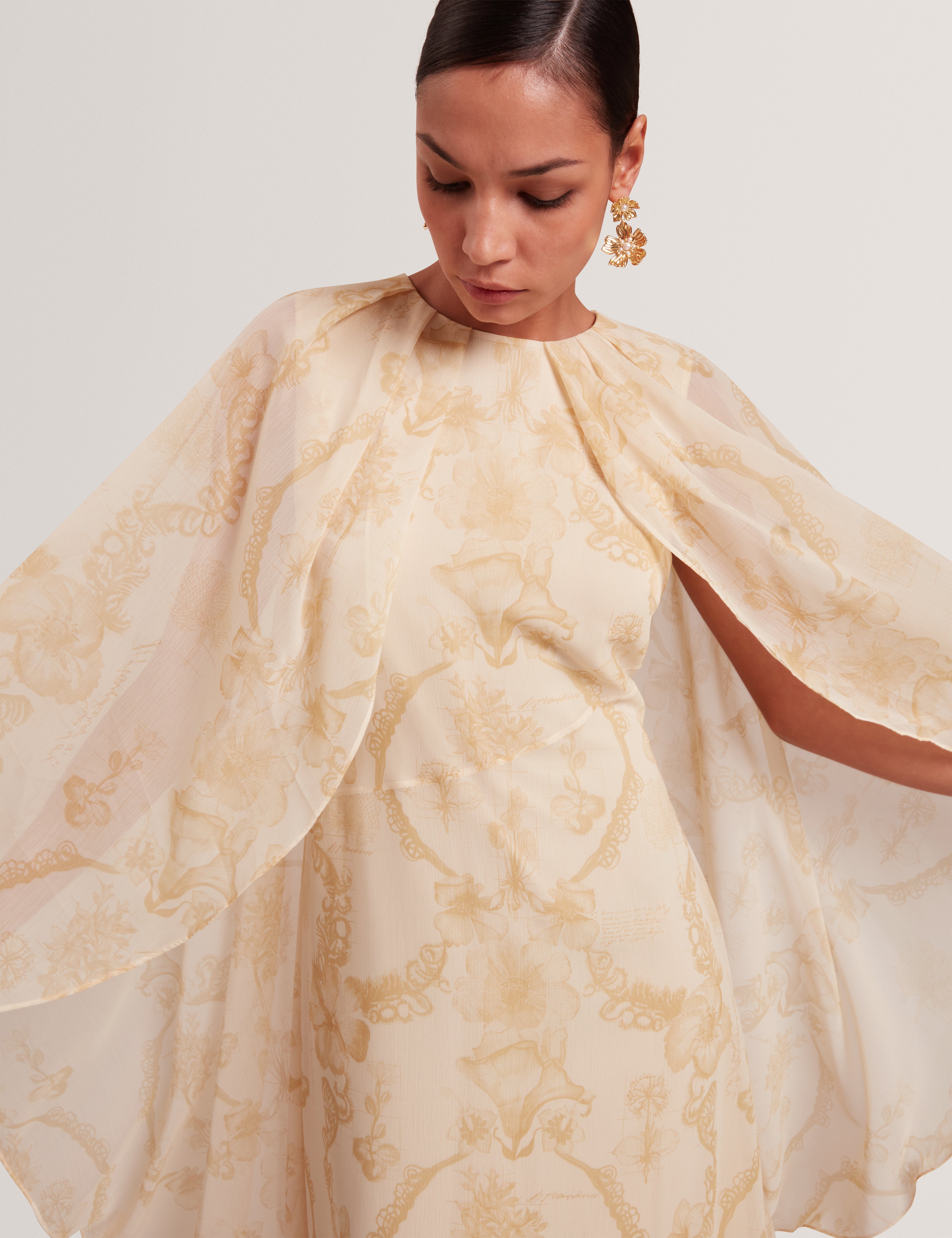 Nieva Waterfall Cape Detail Maxi Dress Lt-Yellow