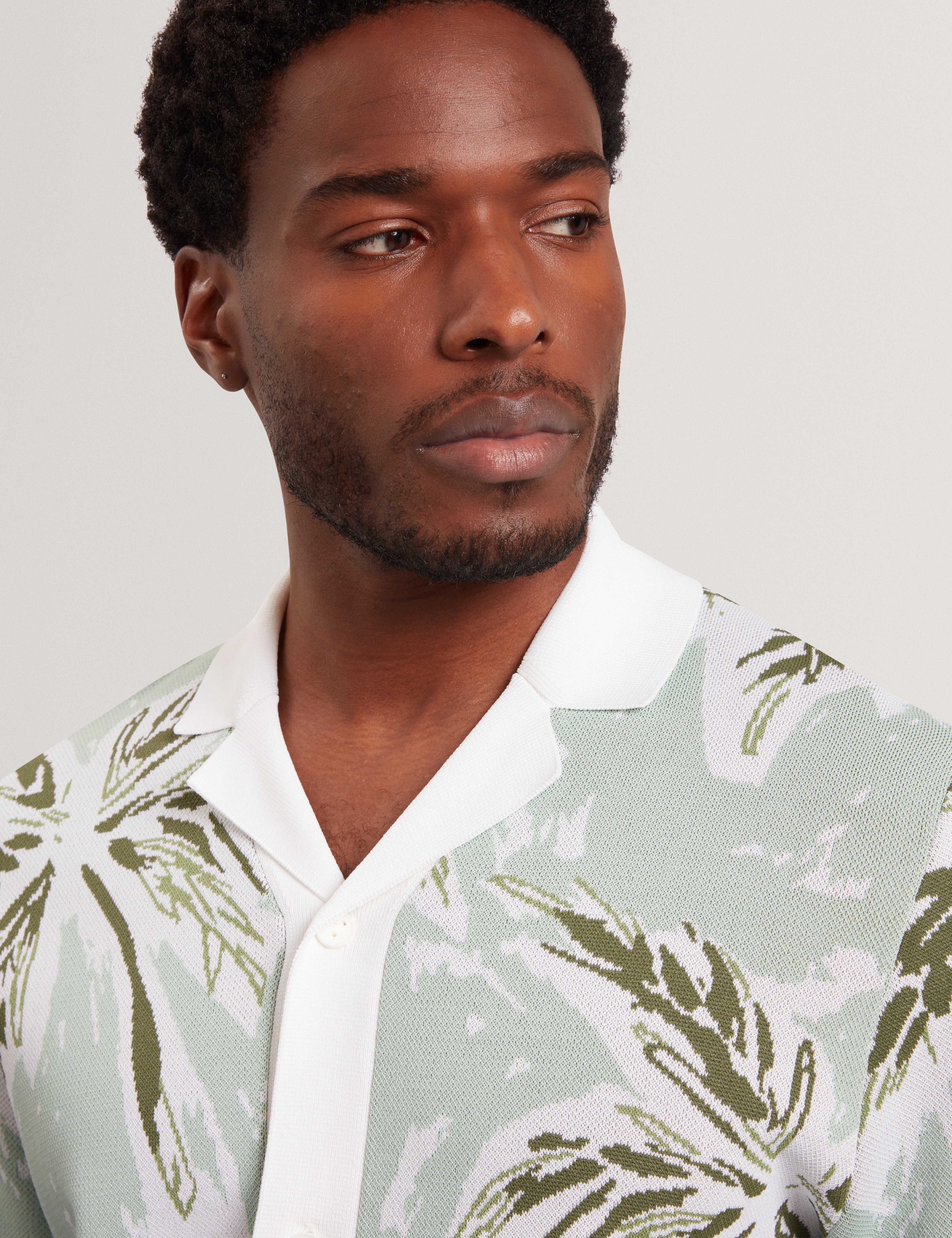 Kyes Short Sleeve Knitted Leaf Shirt Lt-Green