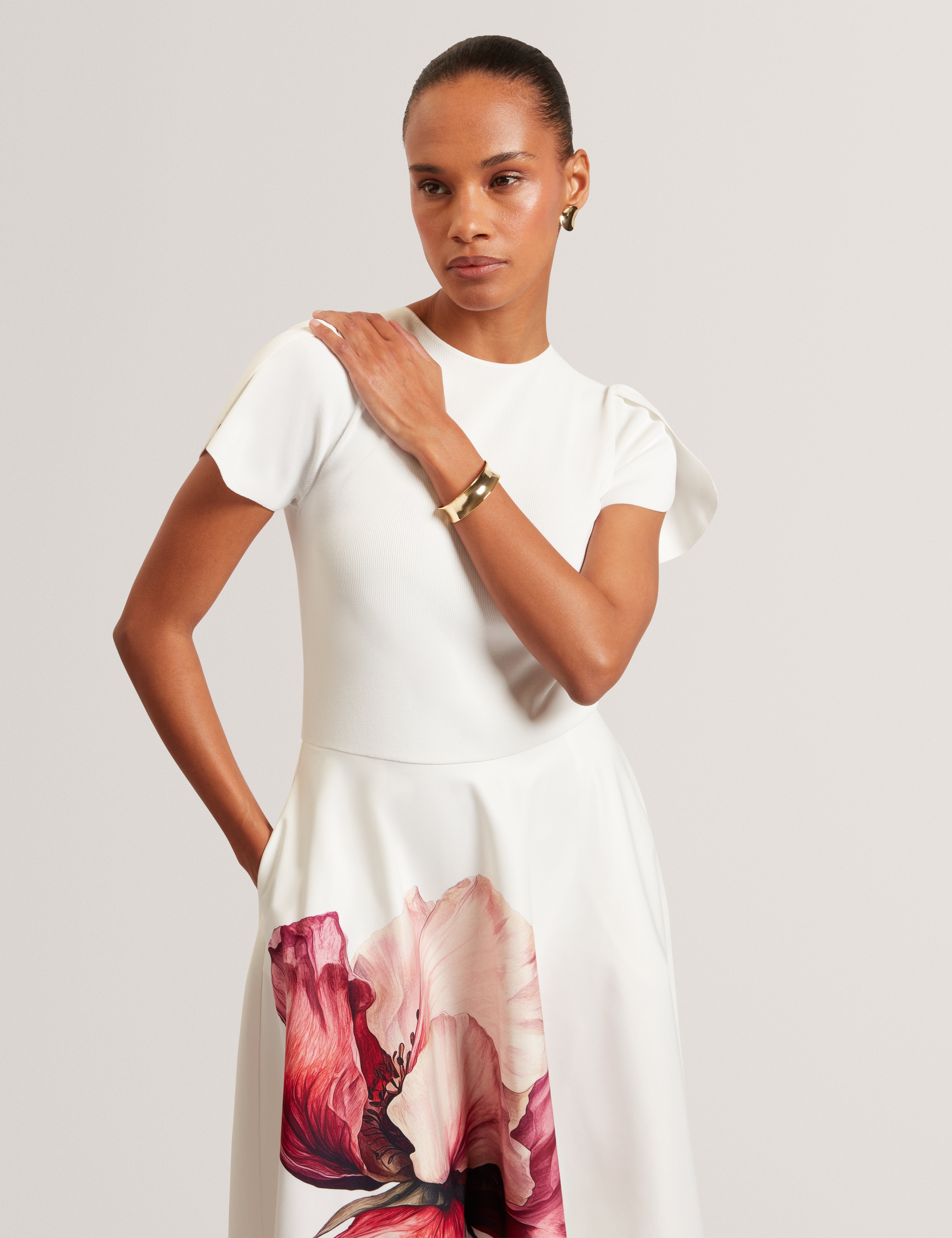 Crisant Printed Tulip Sleeve Mockable Dress Ivory