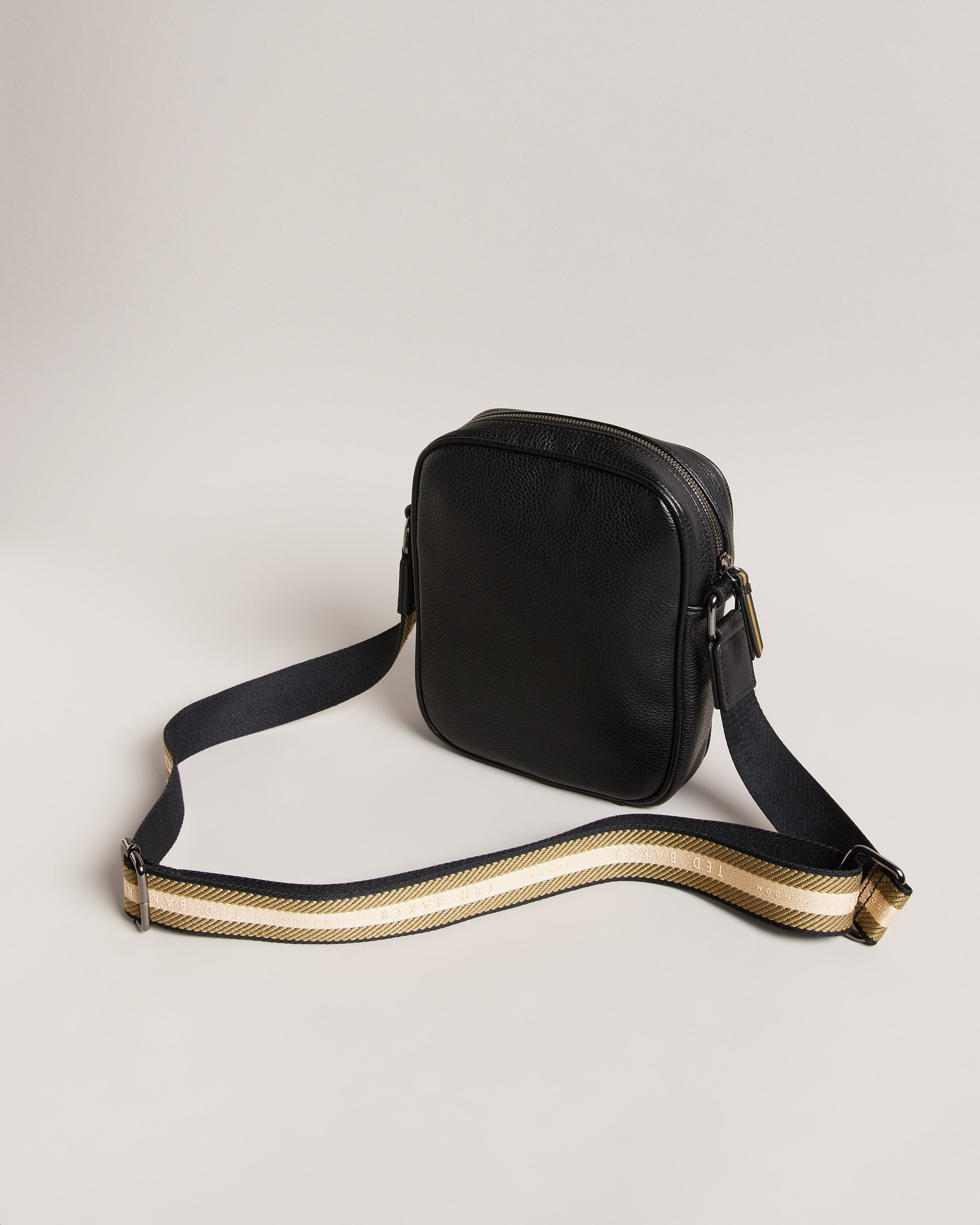 Kiian Webbing Crossbody Bag Black