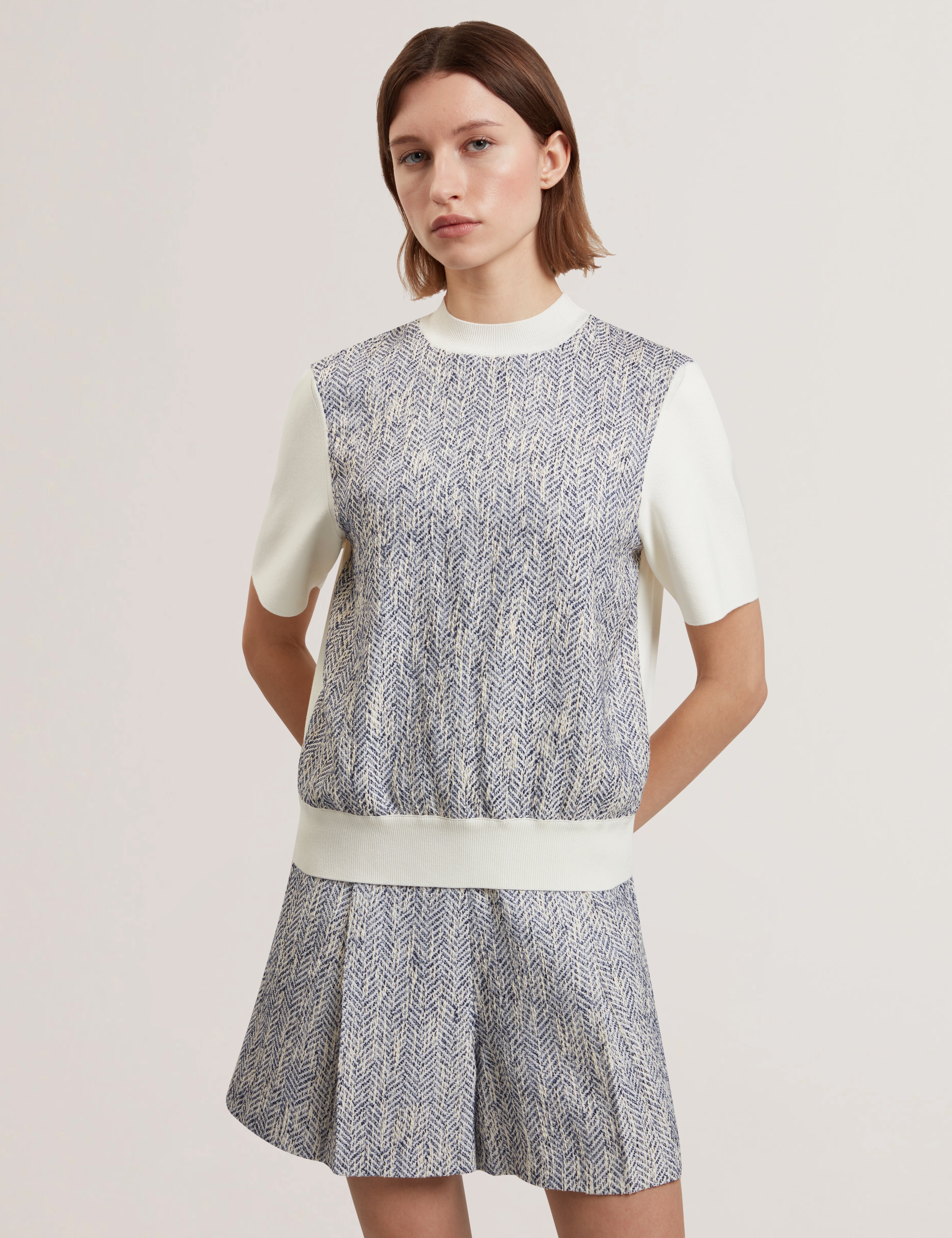 Ezzeli Boucle Front Short Sleeve Sweatshirt Lt-Blue