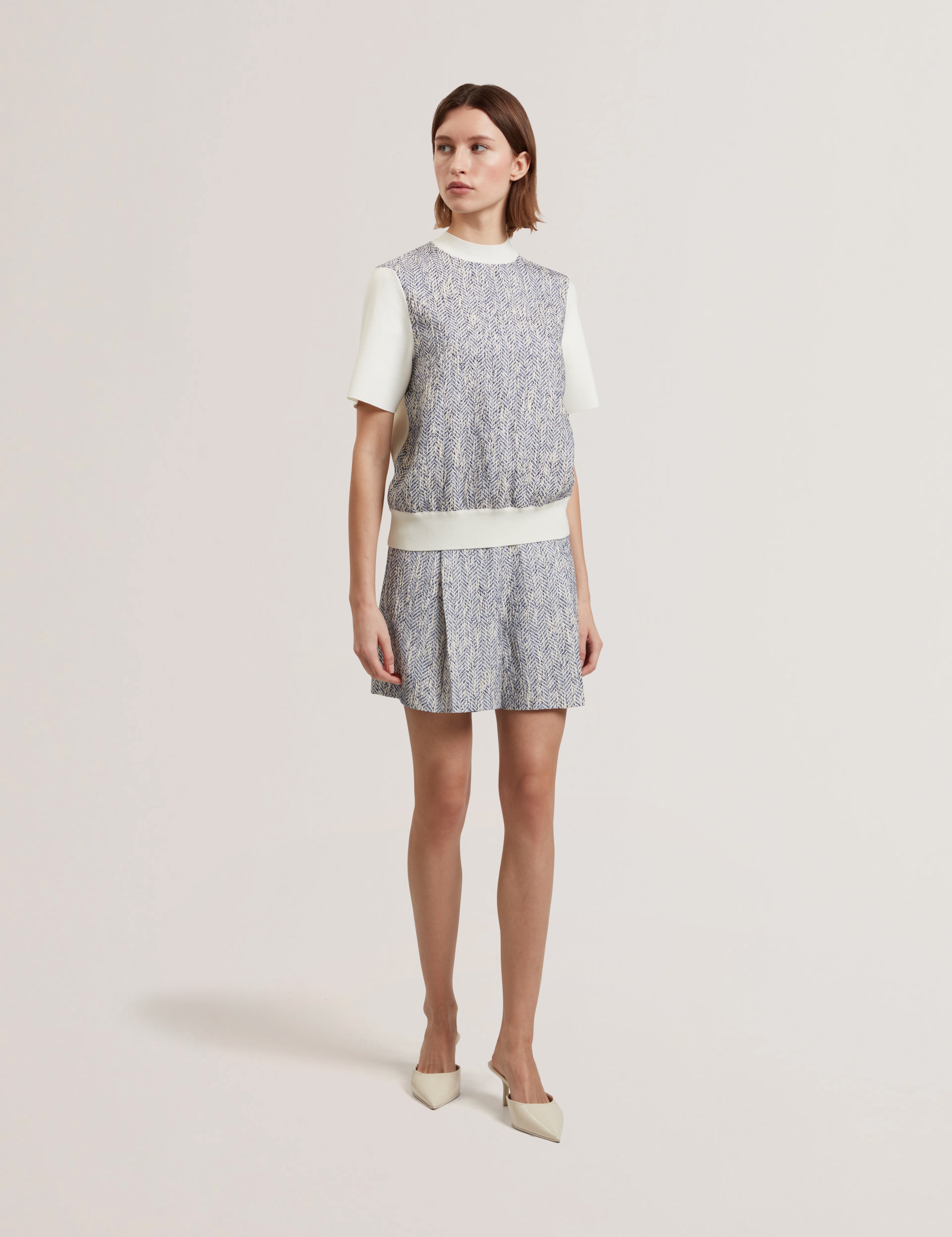 Ezzeli Boucle Front Short Sleeve Sweatshirt Lt-Blue