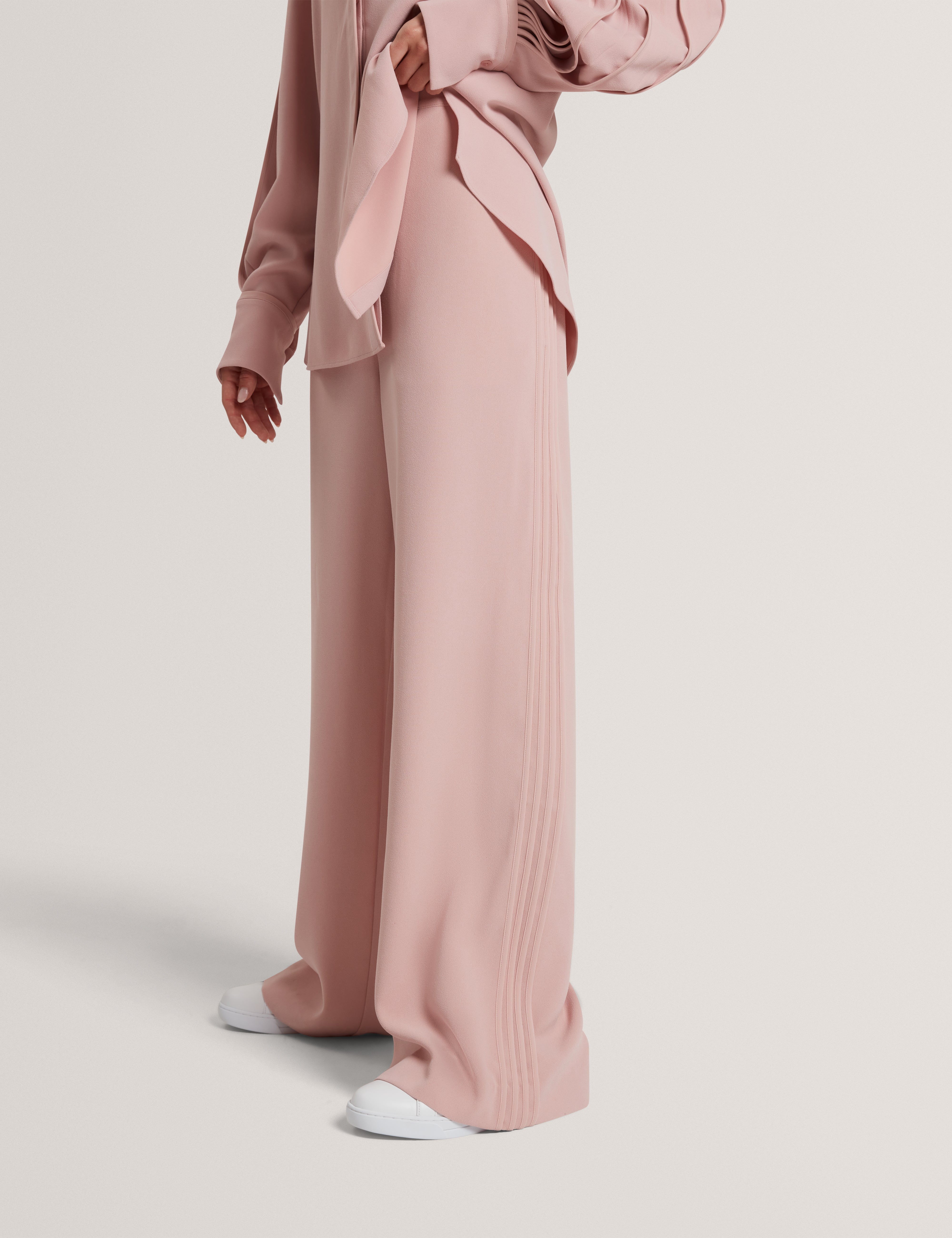 Gorjja Piping Detail Wide Leg Crepe Trouser Dusky-Pink