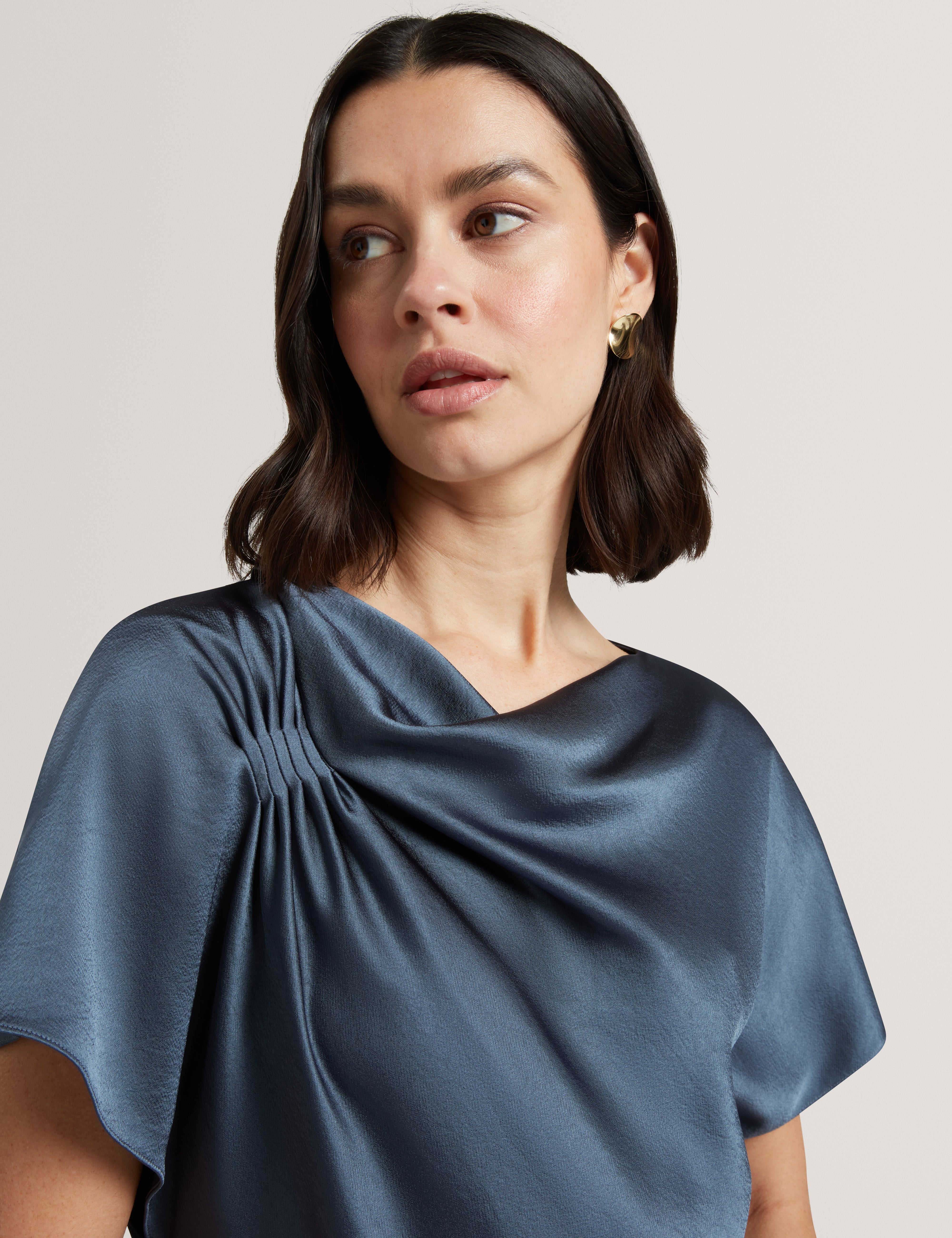 Cammilo Short Sleeve Draped Neck Top Grey