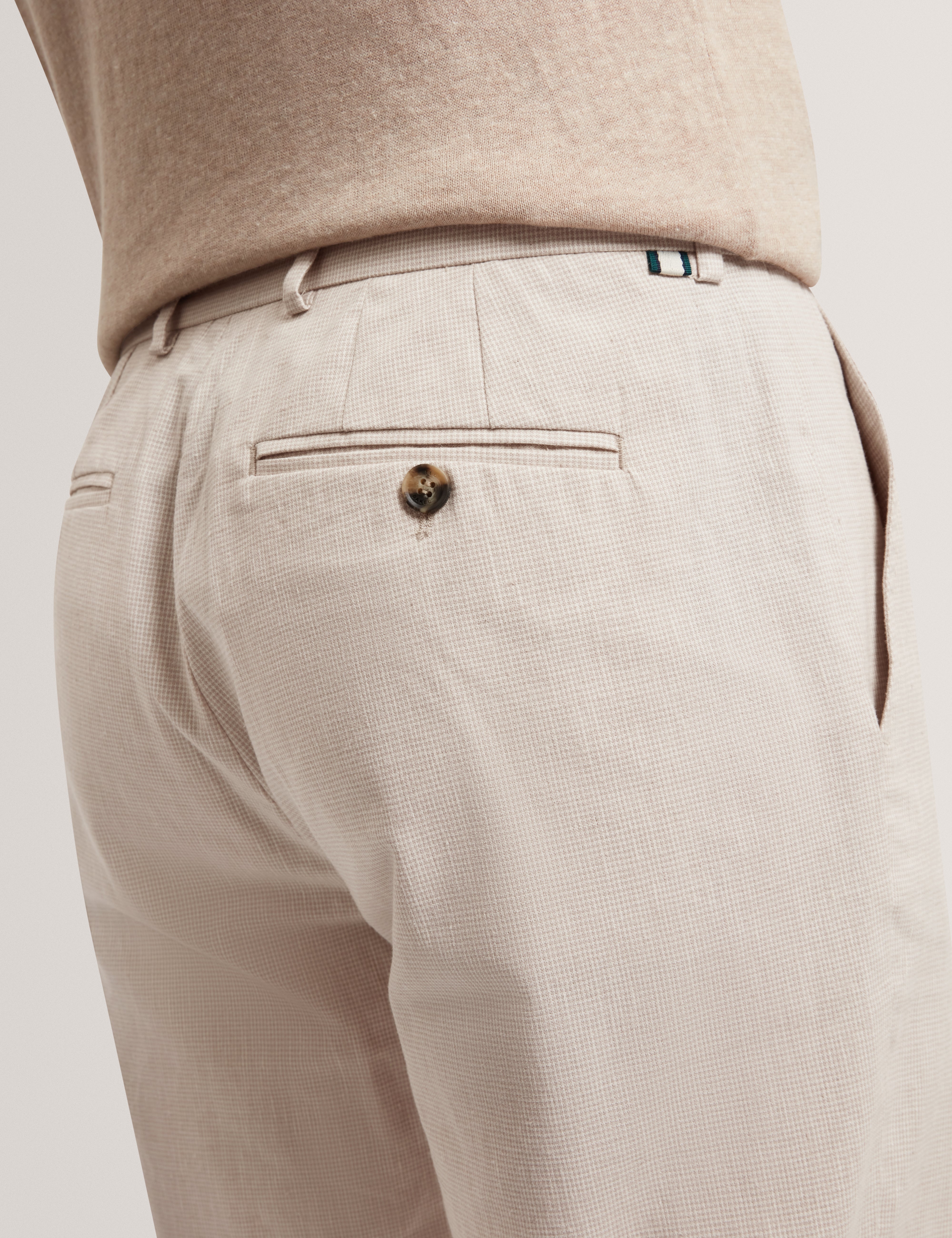 Mobedo Tapered Houndstooth Trousers Stone