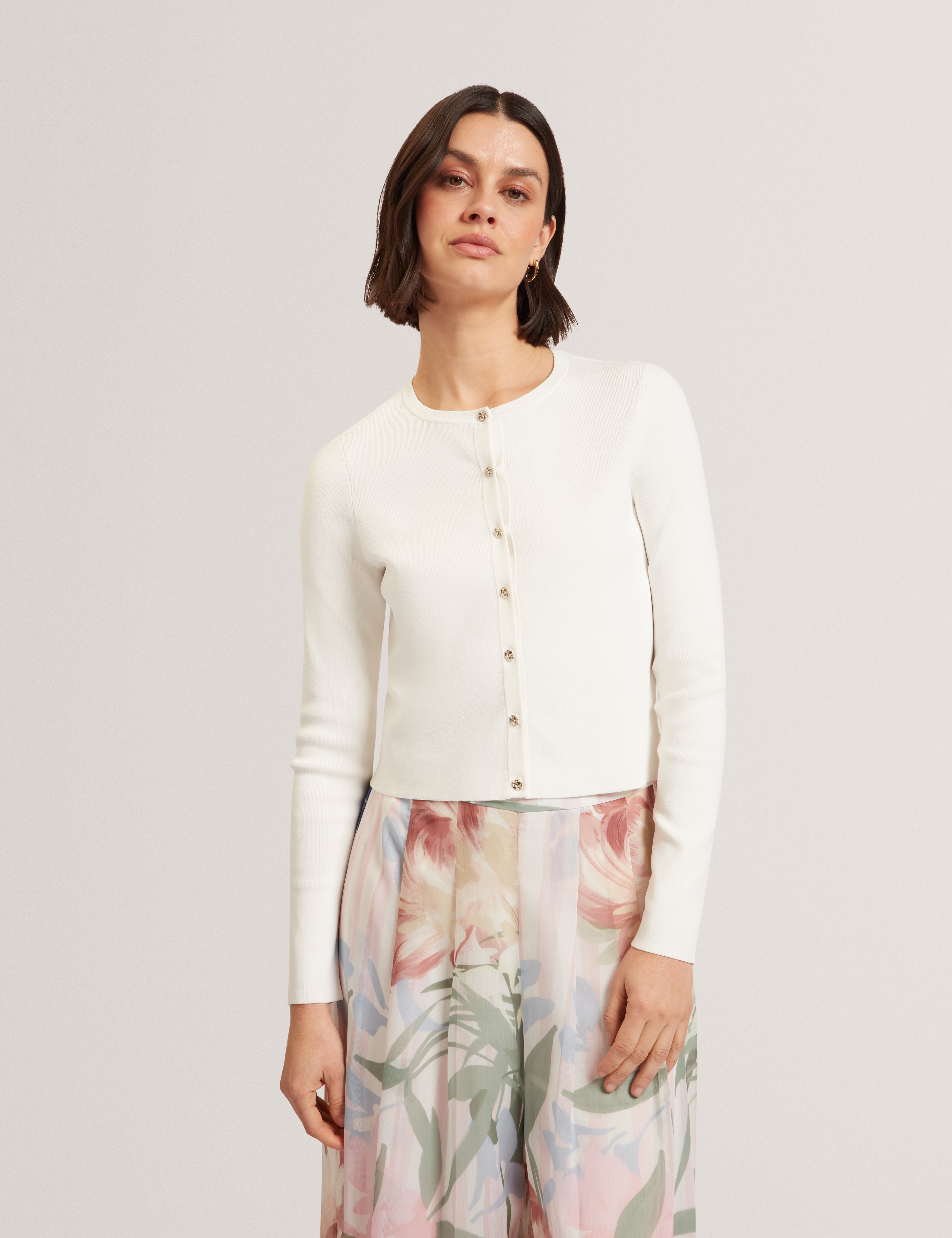 Vedla Cropped Crew Neck Cardigan Ivory
