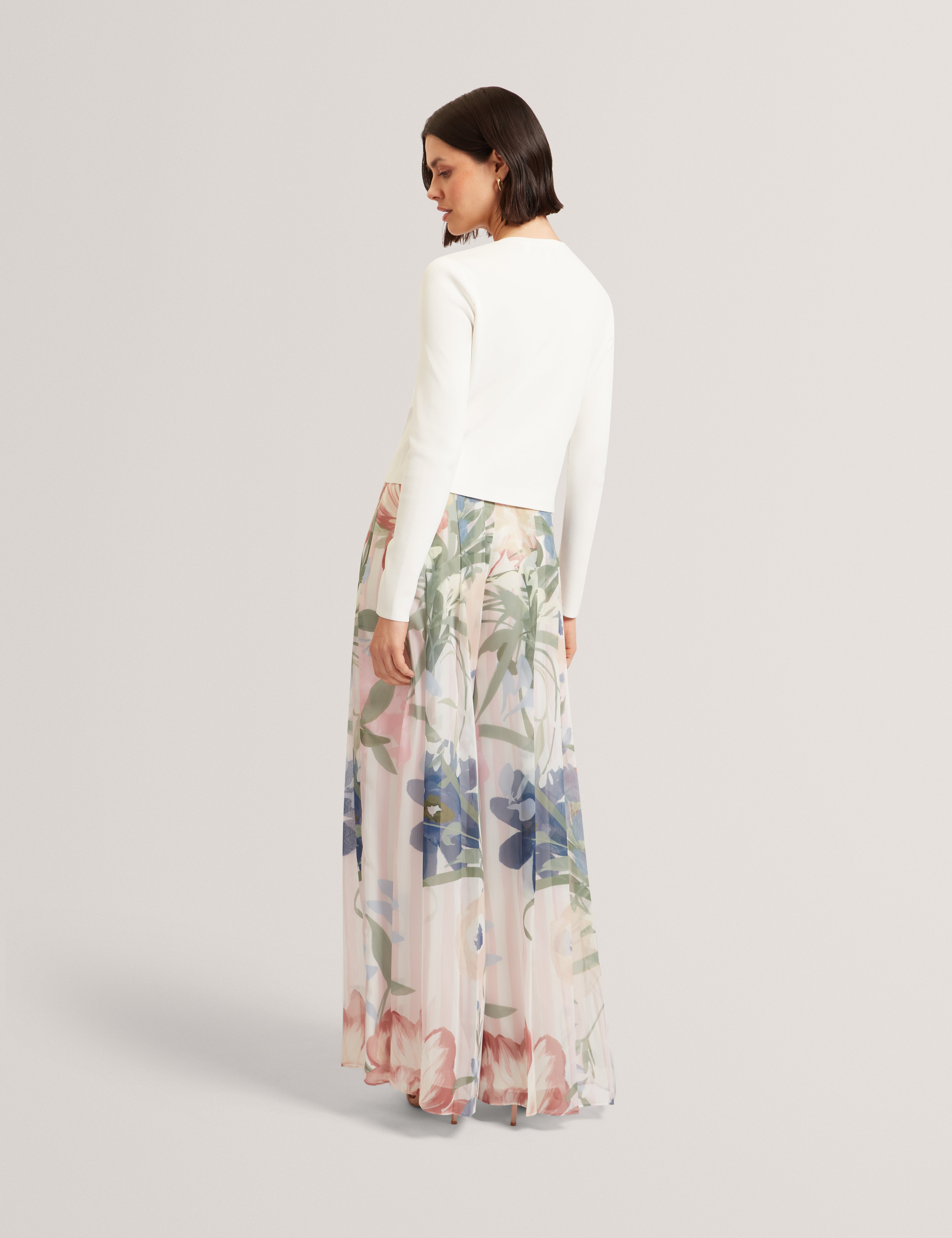 Vedla Cropped Crew Neck Cardigan Ivory