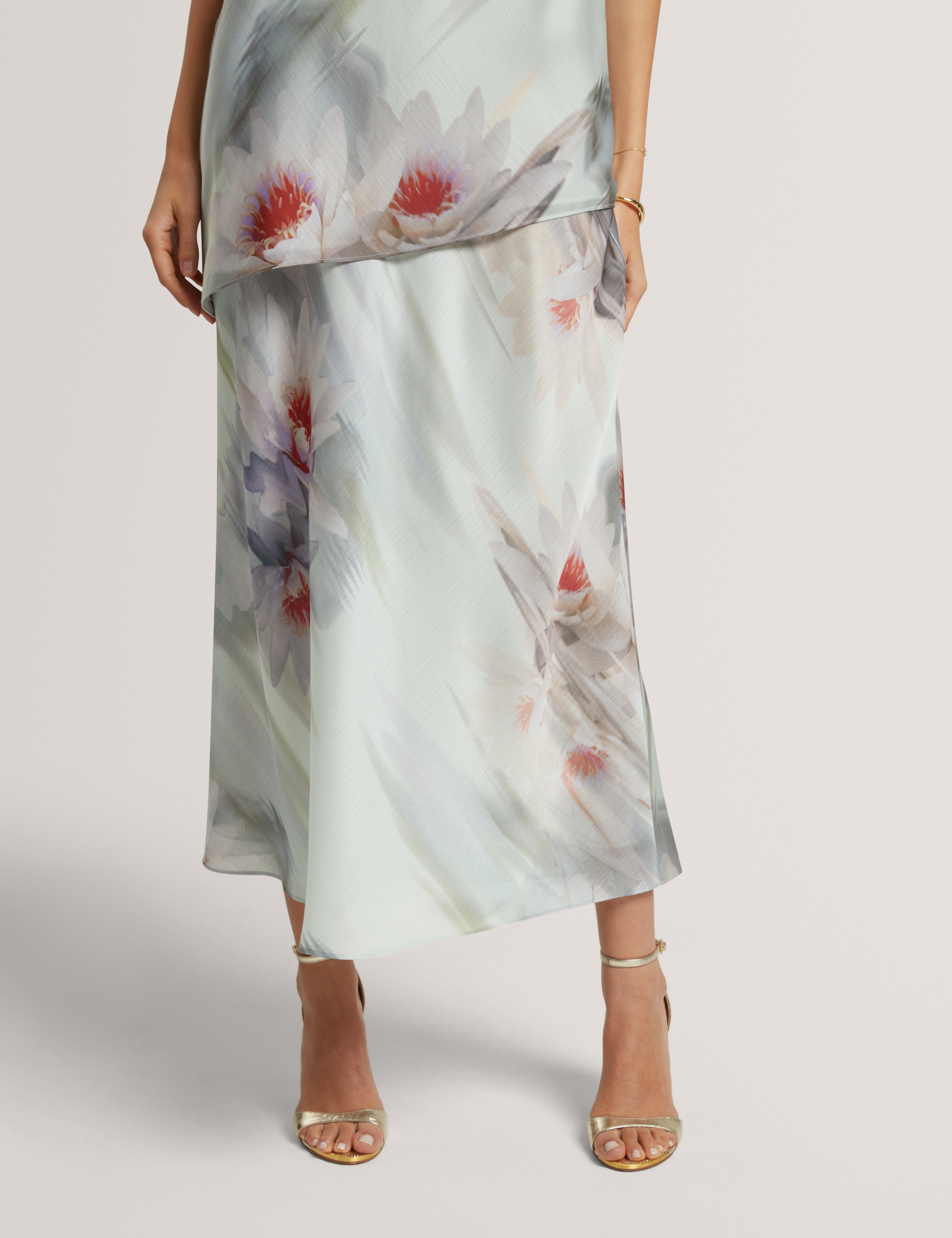 Artica Crinkle Floral Print Midi Skirt Mid-Green