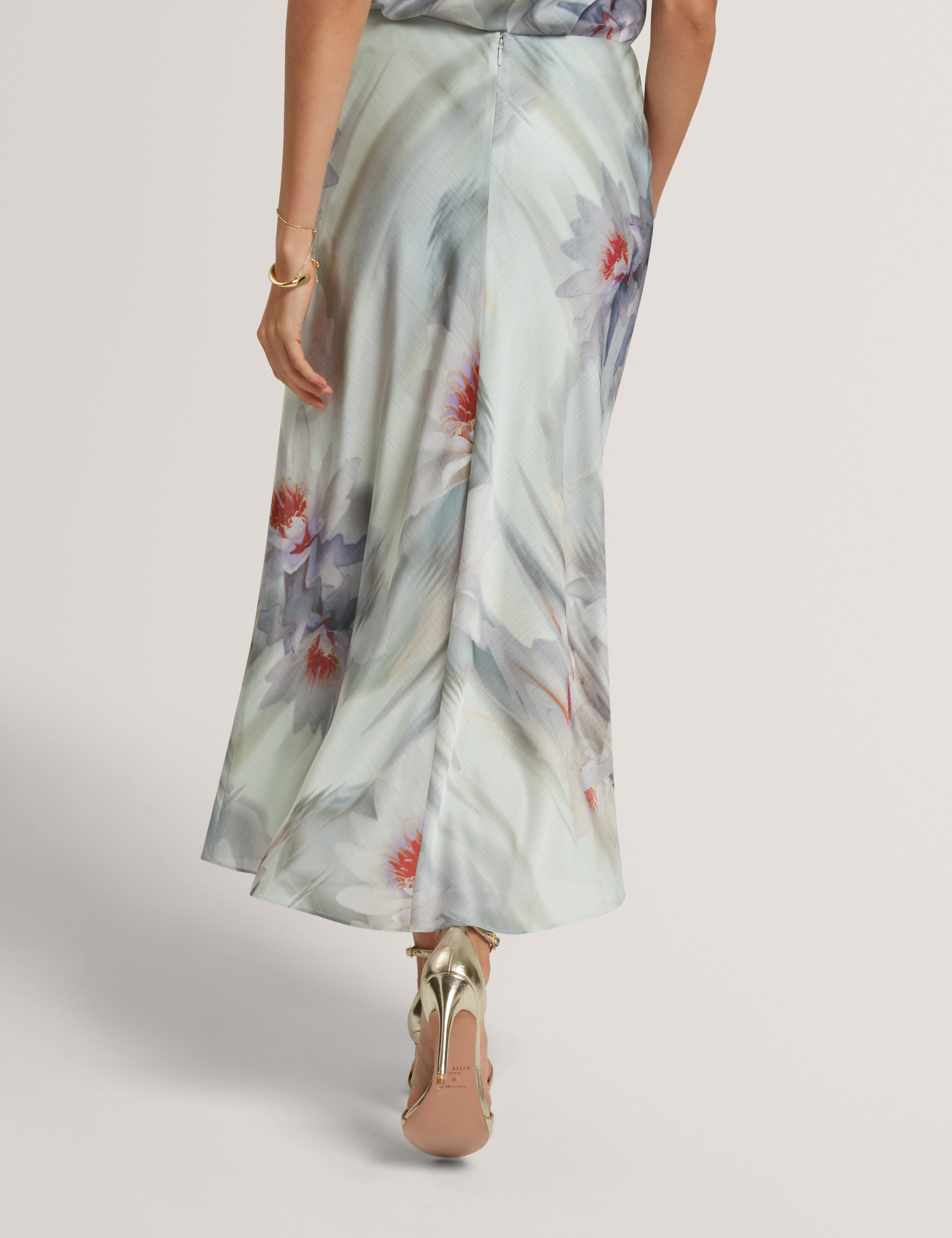 Artica Crinkle Floral Print Midi Skirt Mid-Green