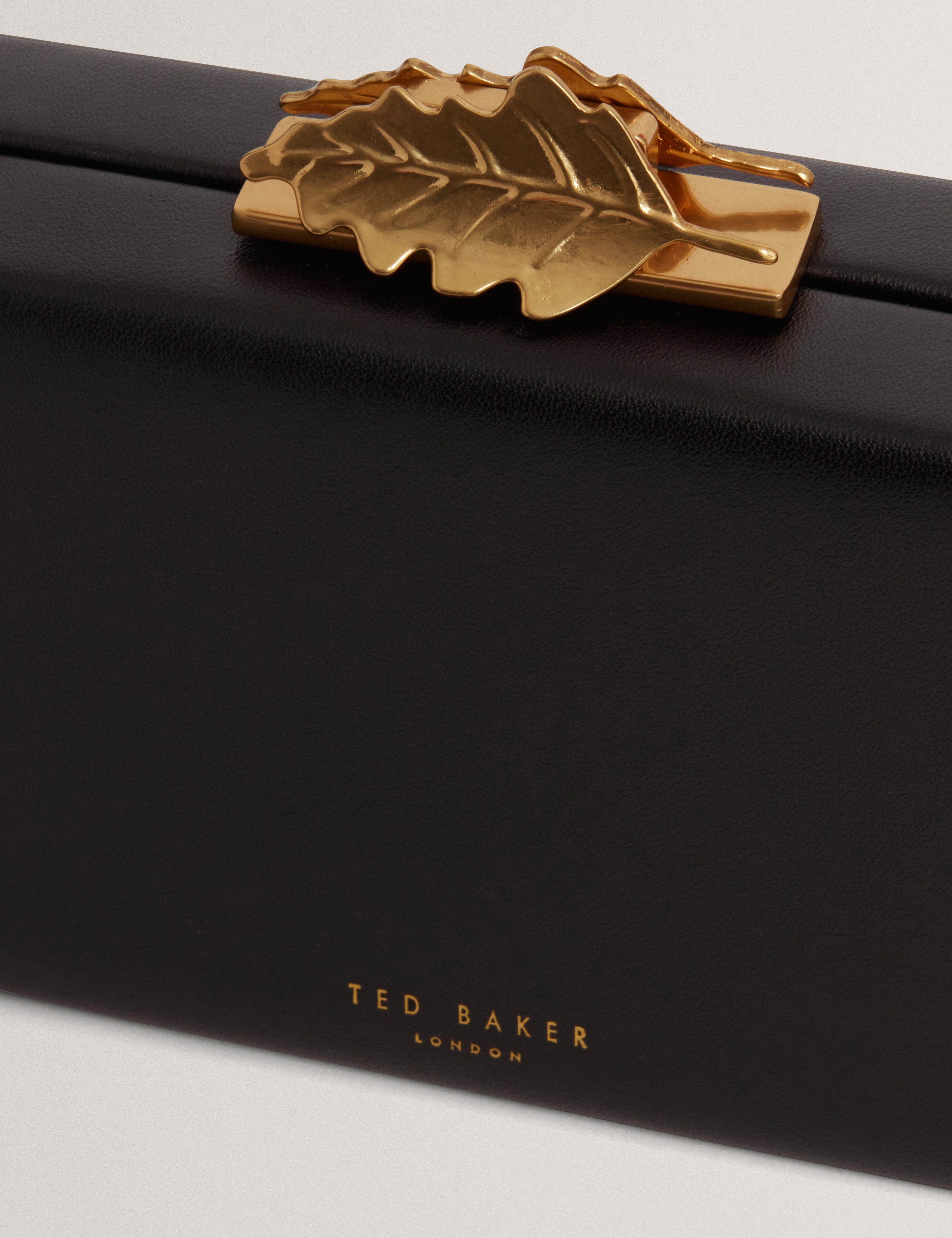 Lleaf Leaf Detail Clutch Bag Black