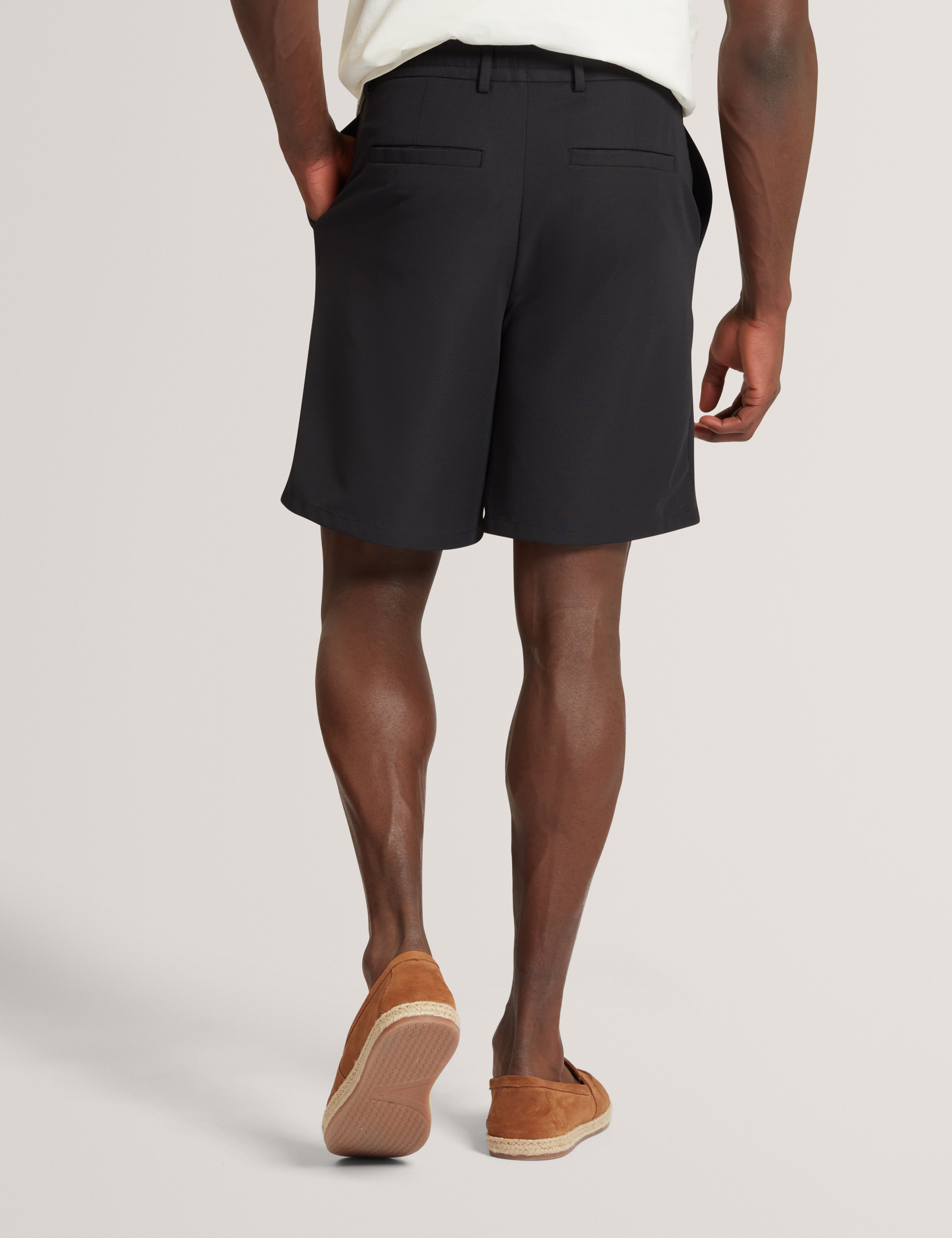 Cialdas Textured Waffle Knit Pull-On Short Black