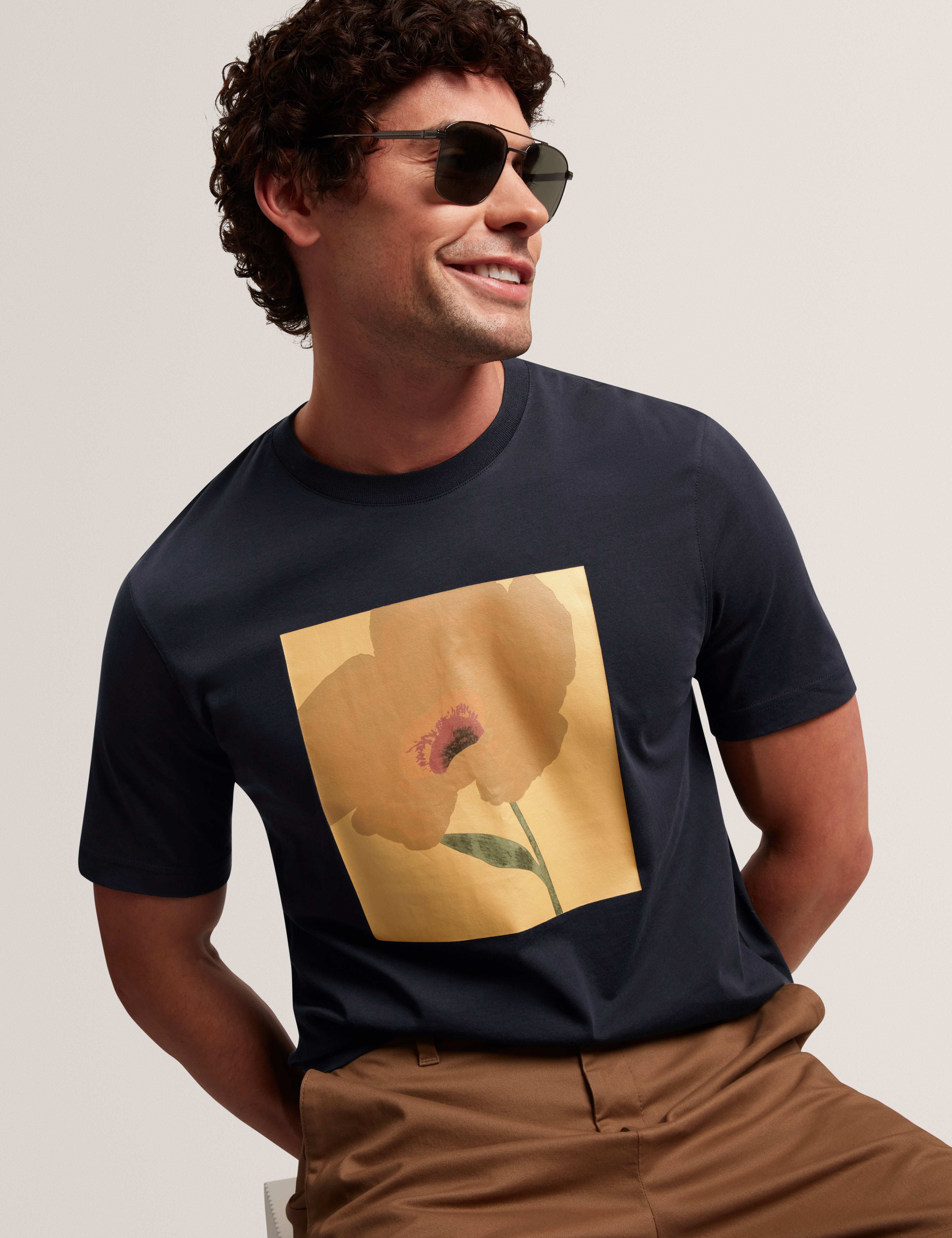 Crawley Ss Graphic Box Floral T-Shirt Navy