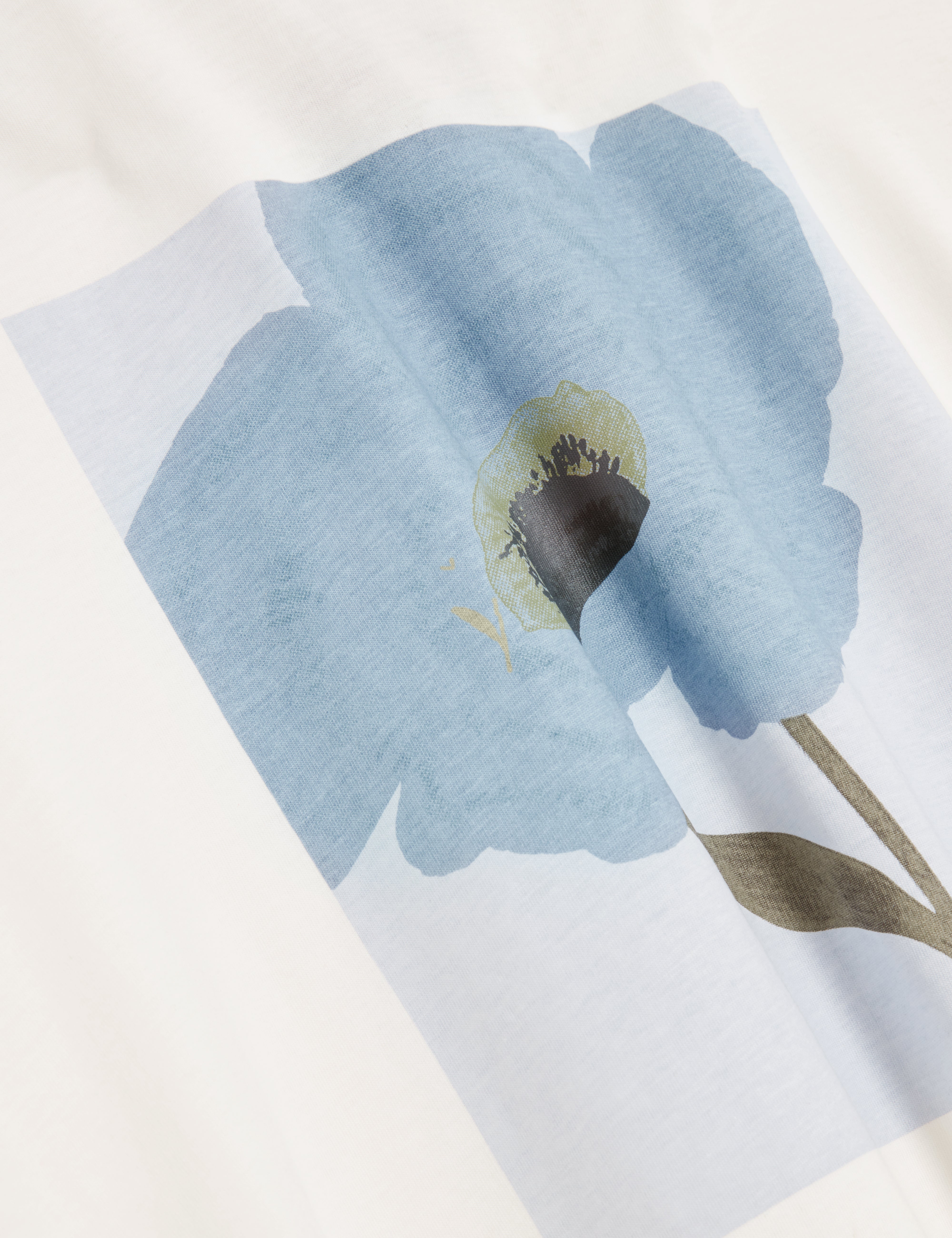 Crawley Ss Graphic Box Floral T-Shirt White