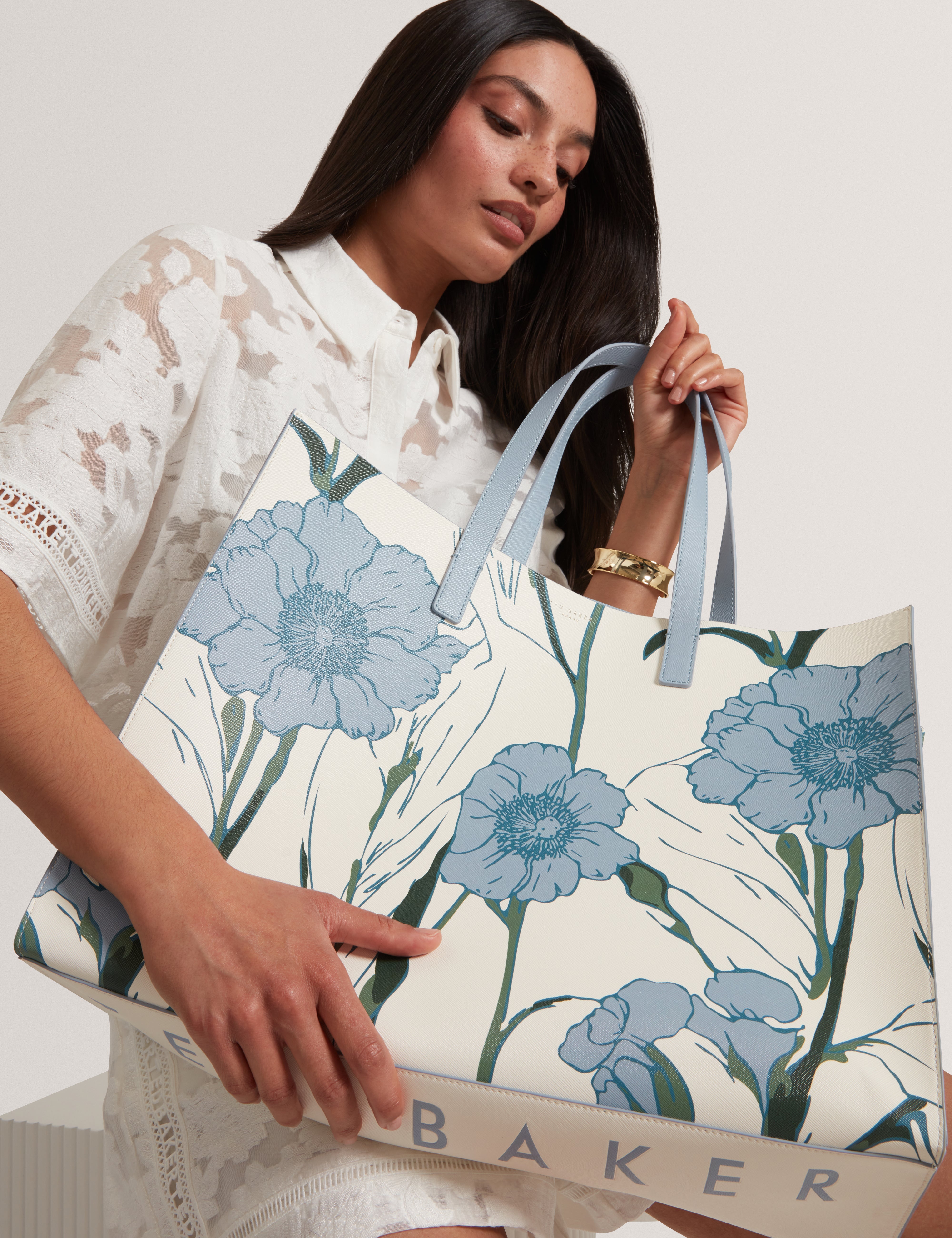 Tooocon Floral Print Extra Large Icon Bag White