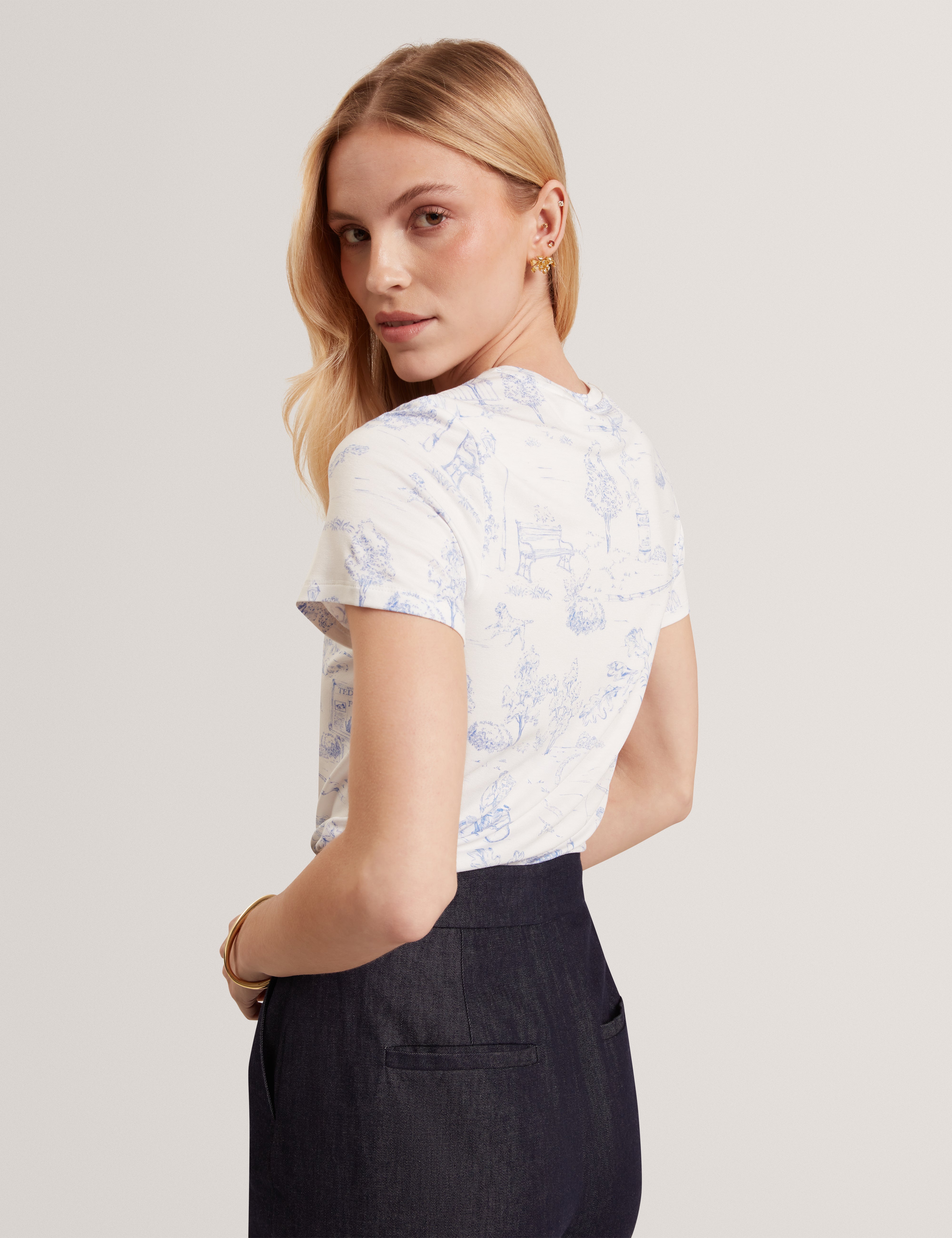 Roenya Printed Fitted Tee White