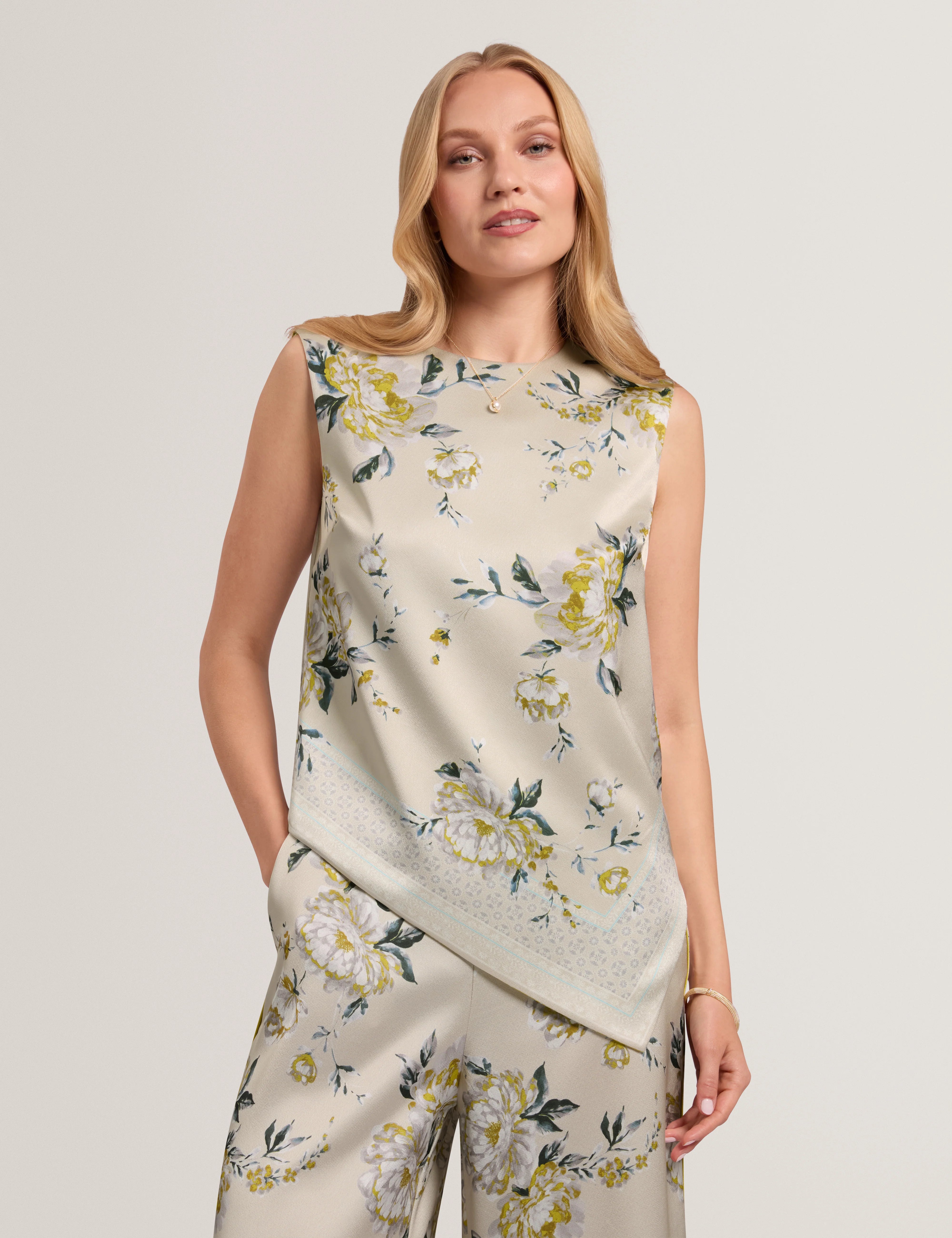Branna Floral Printed Reversible Top Lt-Grey