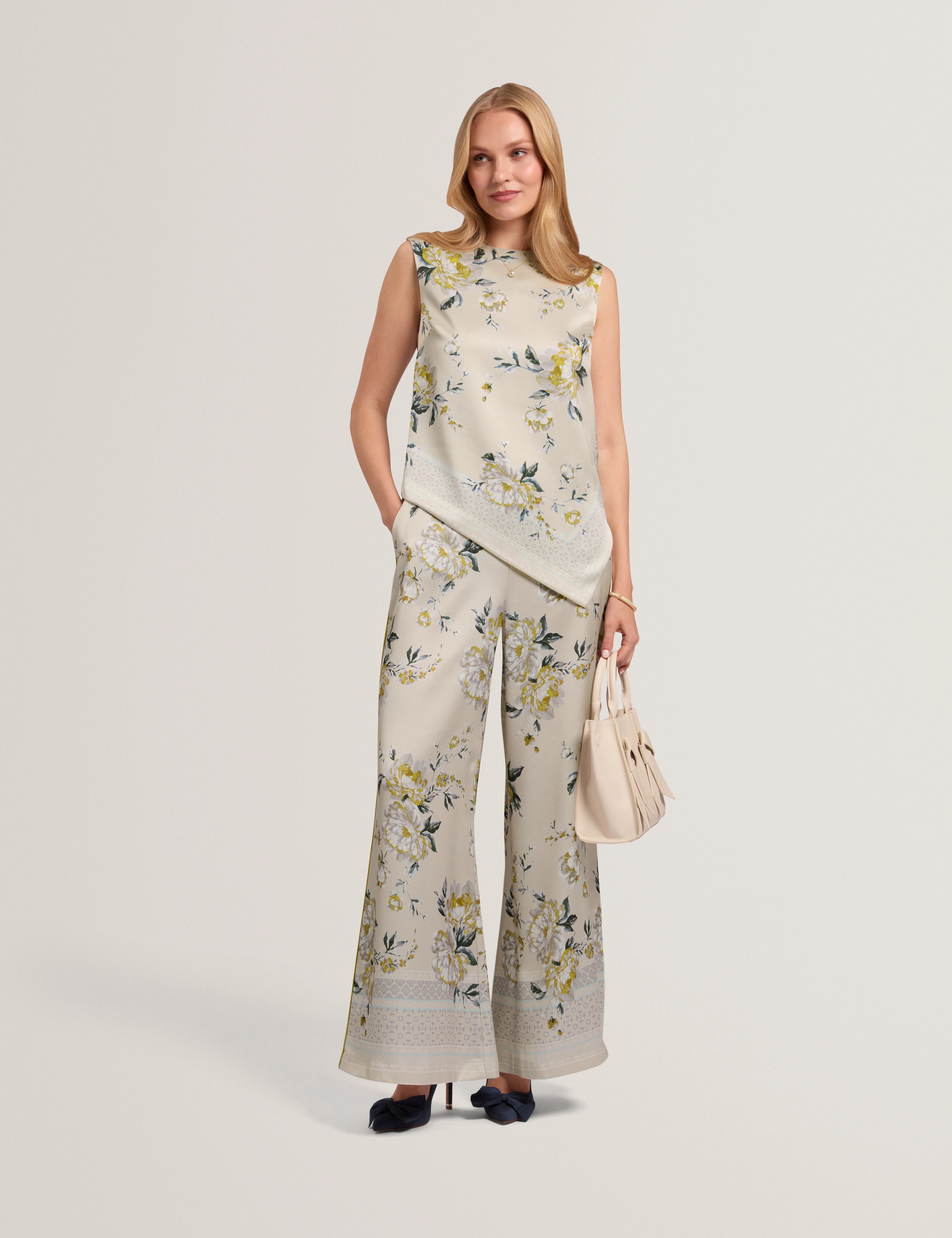 Branna Floral Printed Reversible Top Lt-Grey