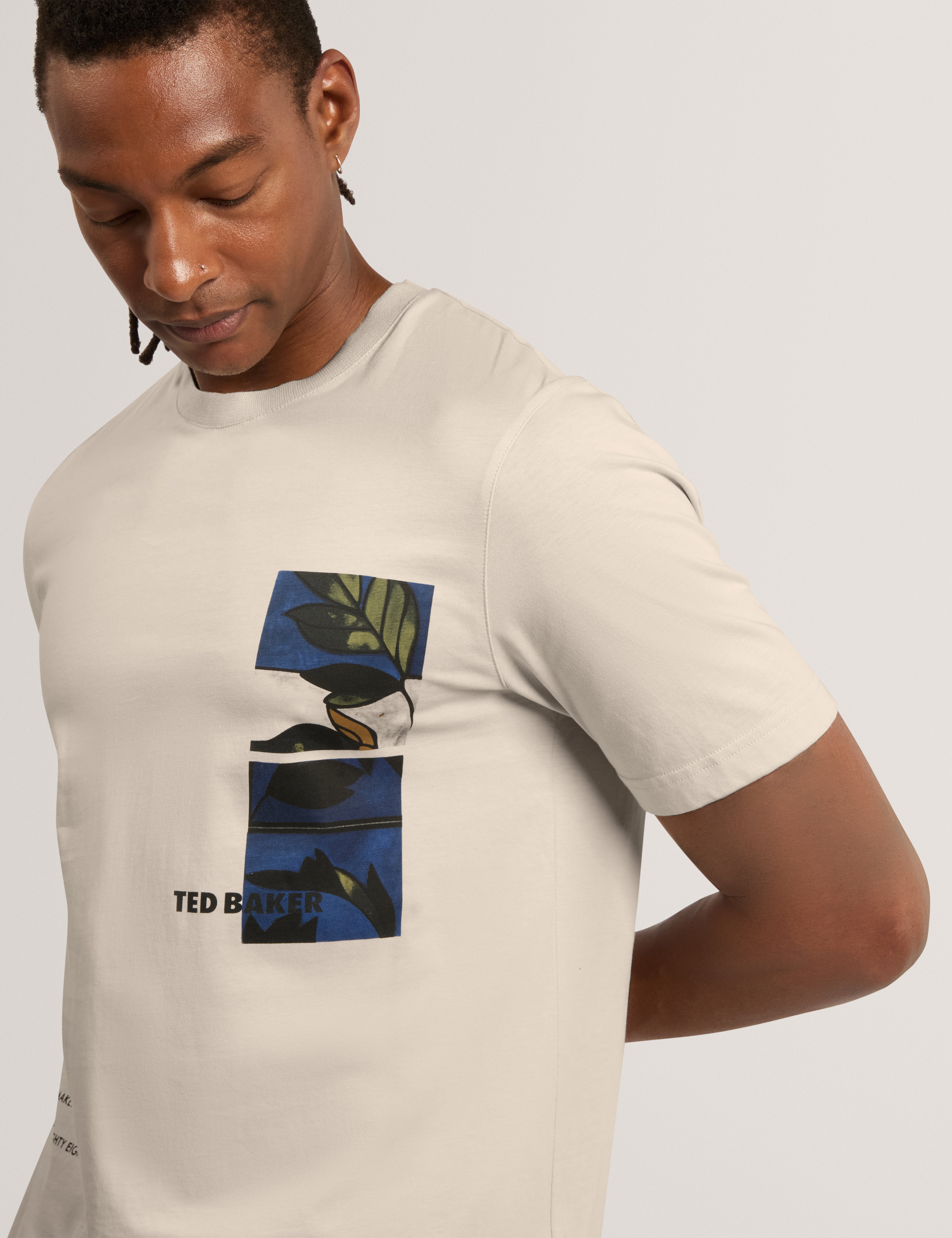 Giless Short Sleeve Regular Graphic T-Shirt Ecru