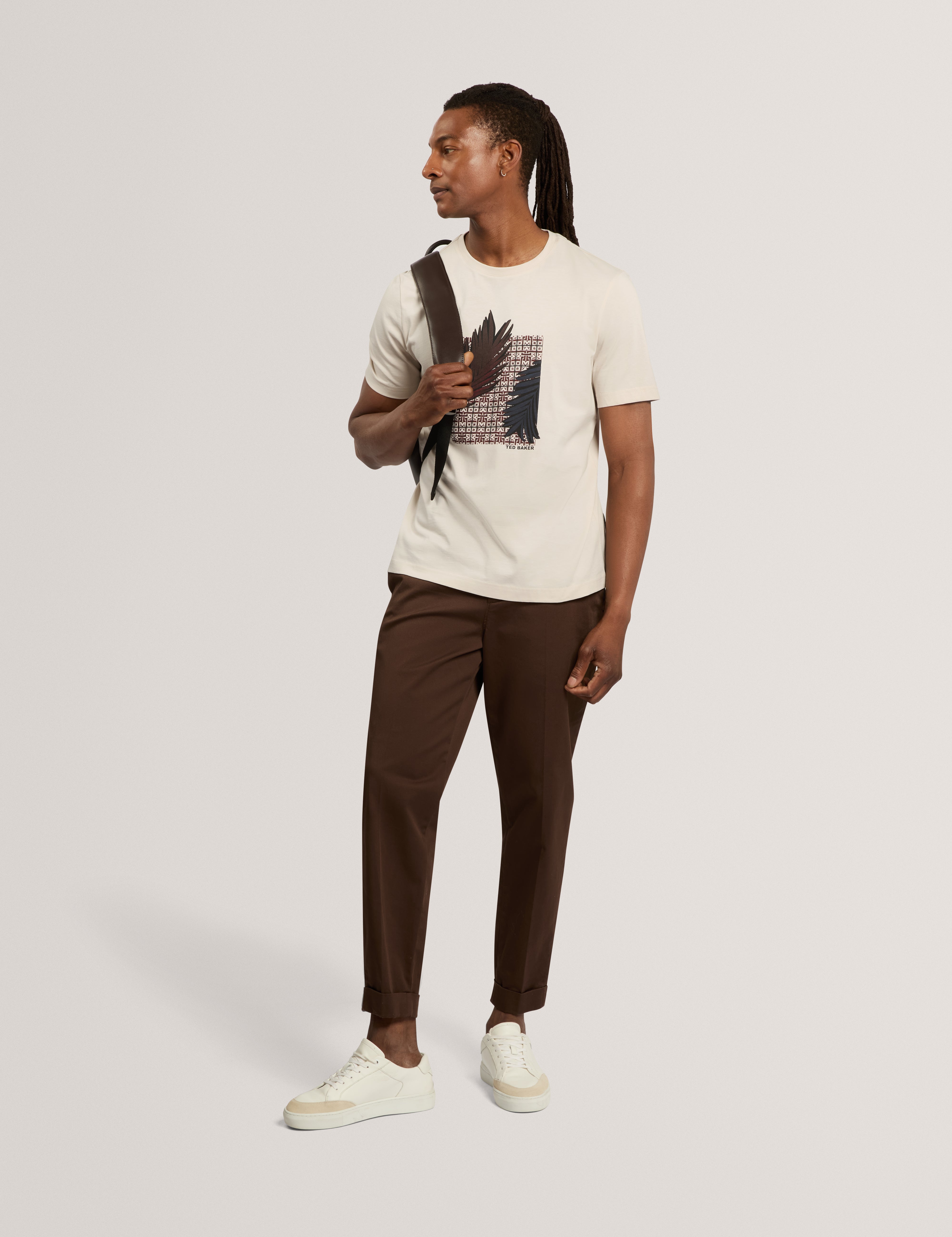 Oskkar Short Sleeve Graphic Box T-Shirt Ecru