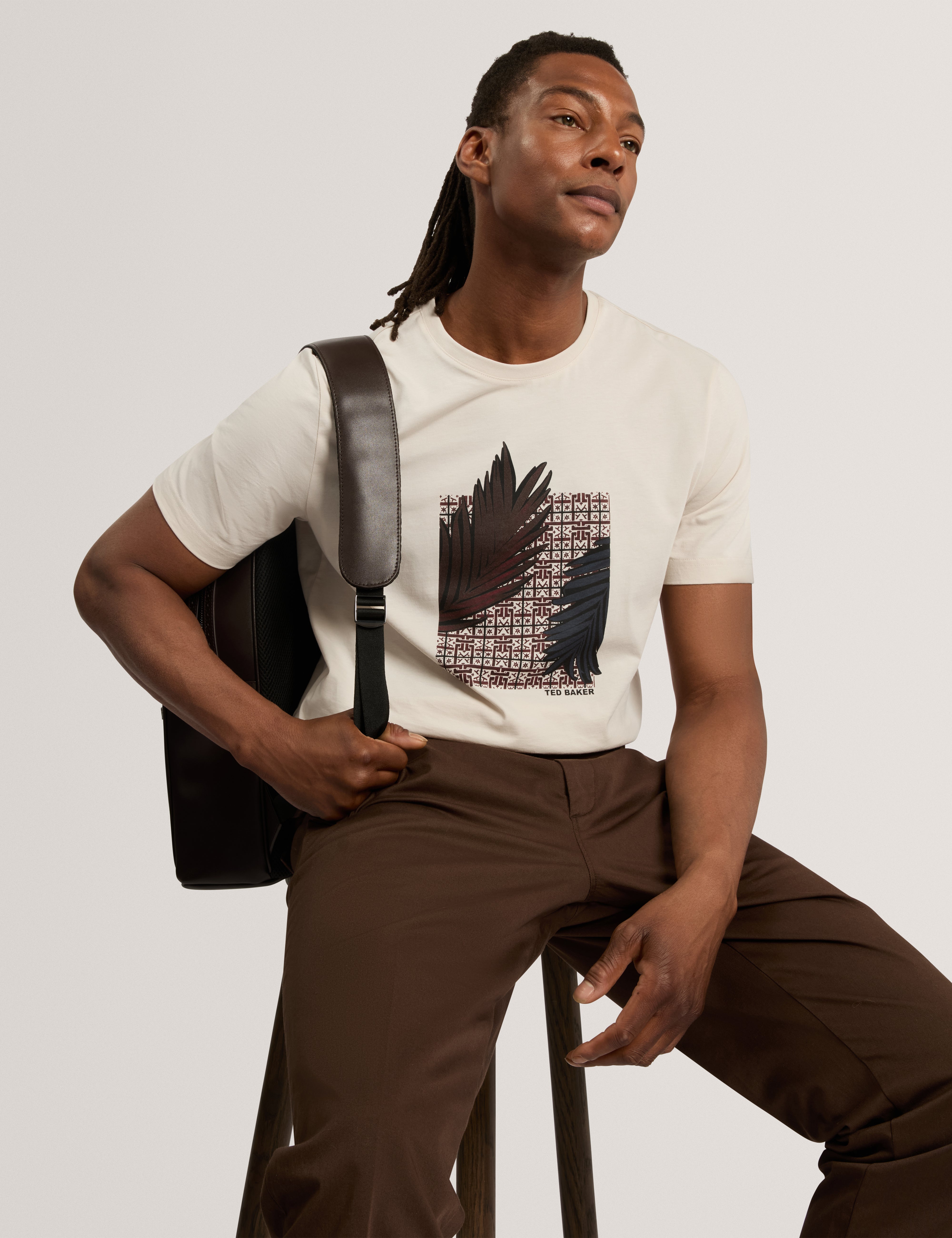 Oskkar Short Sleeve Graphic Box T-Shirt Ecru