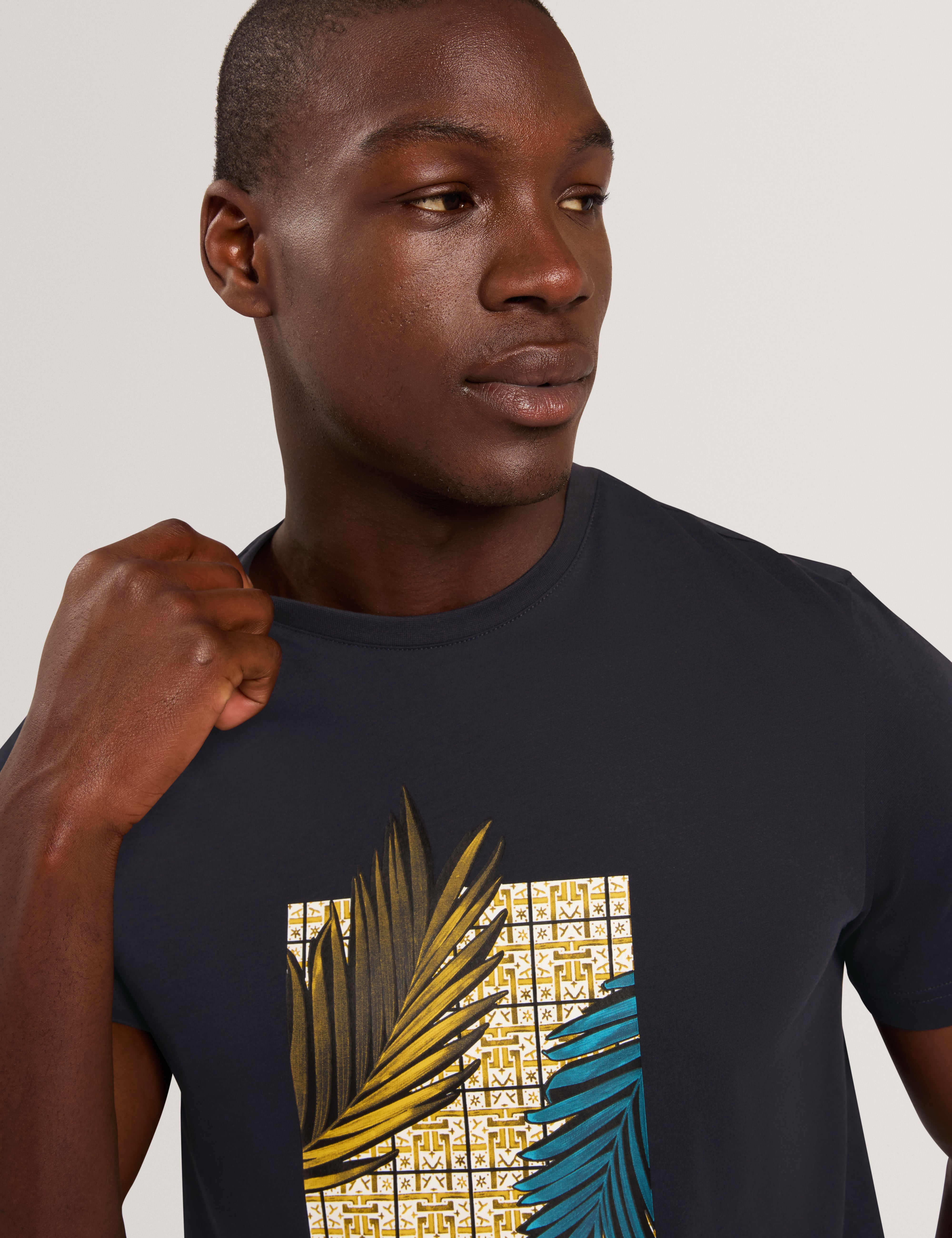 Oskkar Short Sleeve Graphic Box T-Shirt Navy